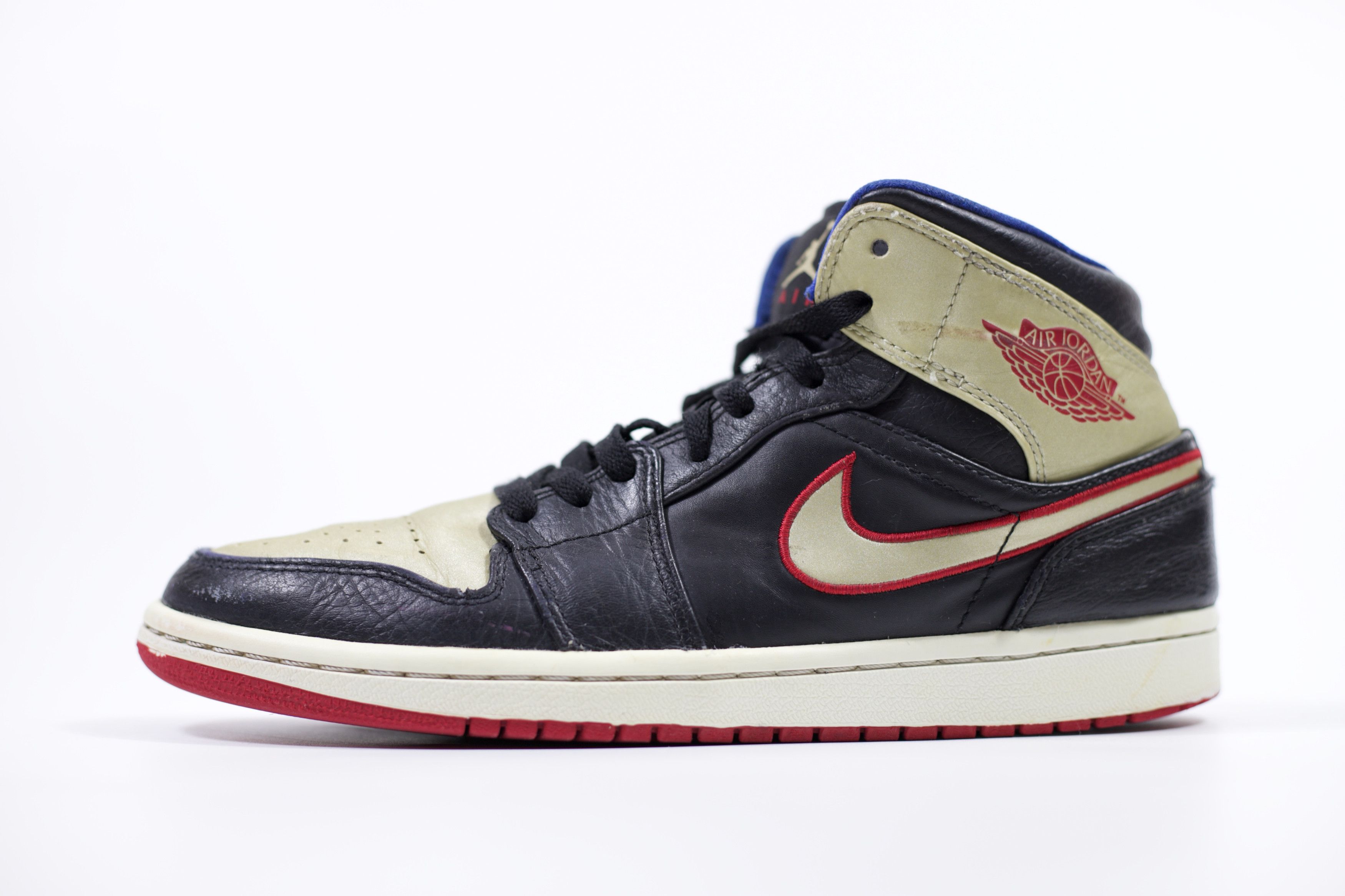 Jordan Brand 2013 Air Jordan 1 Mid "Black Gold Red" Size US 8.5 / EU 41-42 - 5 Thumbnail