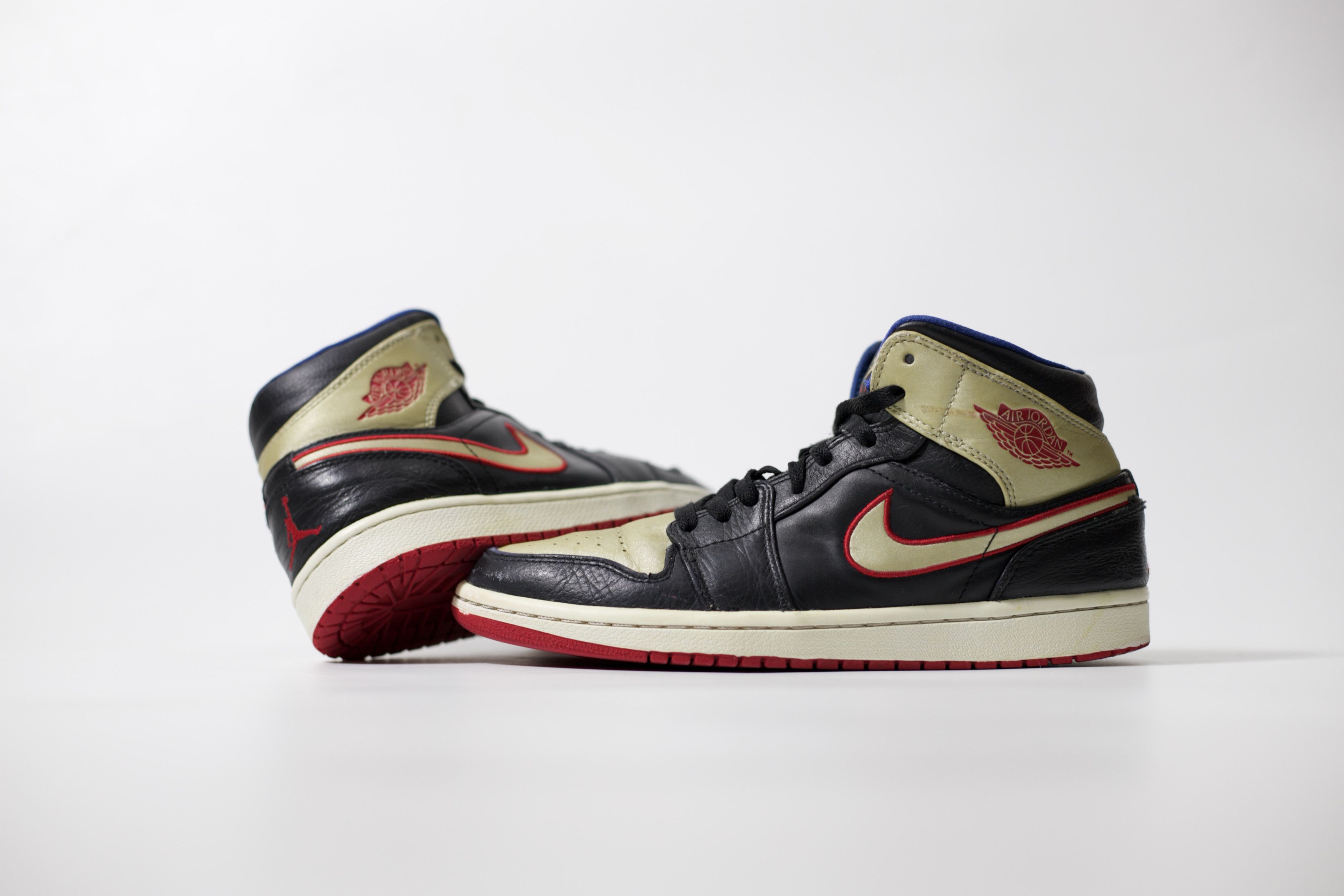 Jordan Brand 2013 Air Jordan 1 Mid "Black Gold Red" Size US 8.5 / EU 41-42 - 1 Thumbnail