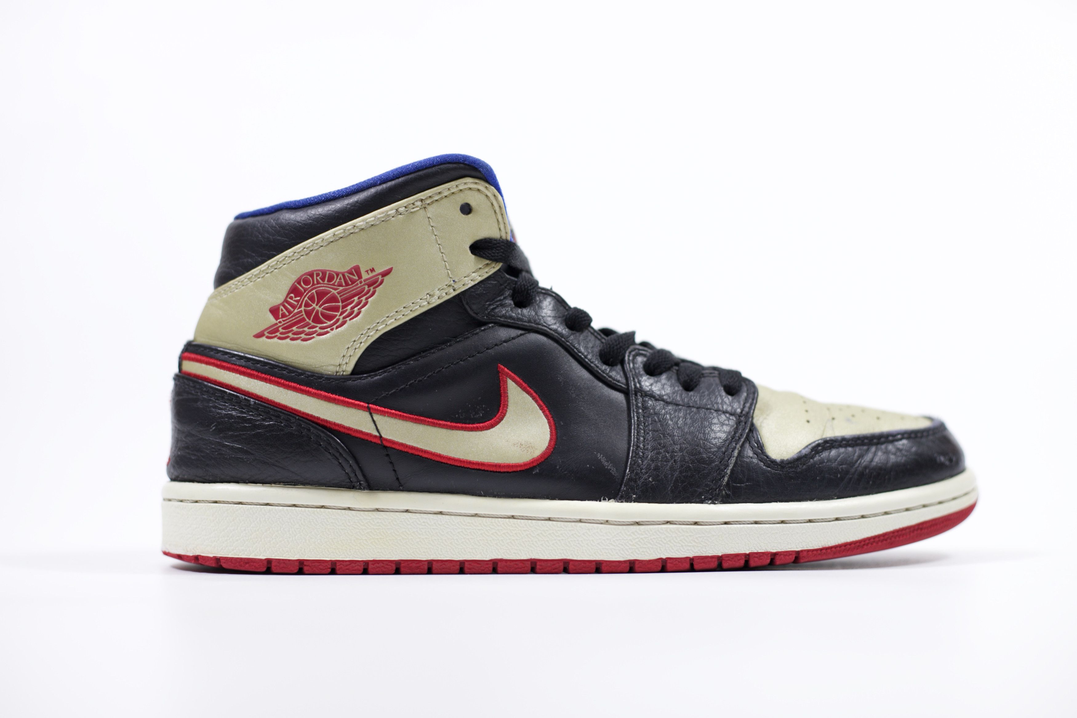 Jordan Brand 2013 Air Jordan 1 Mid "Black Gold Red" Size US 8.5 / EU 41-42 - 7 Thumbnail
