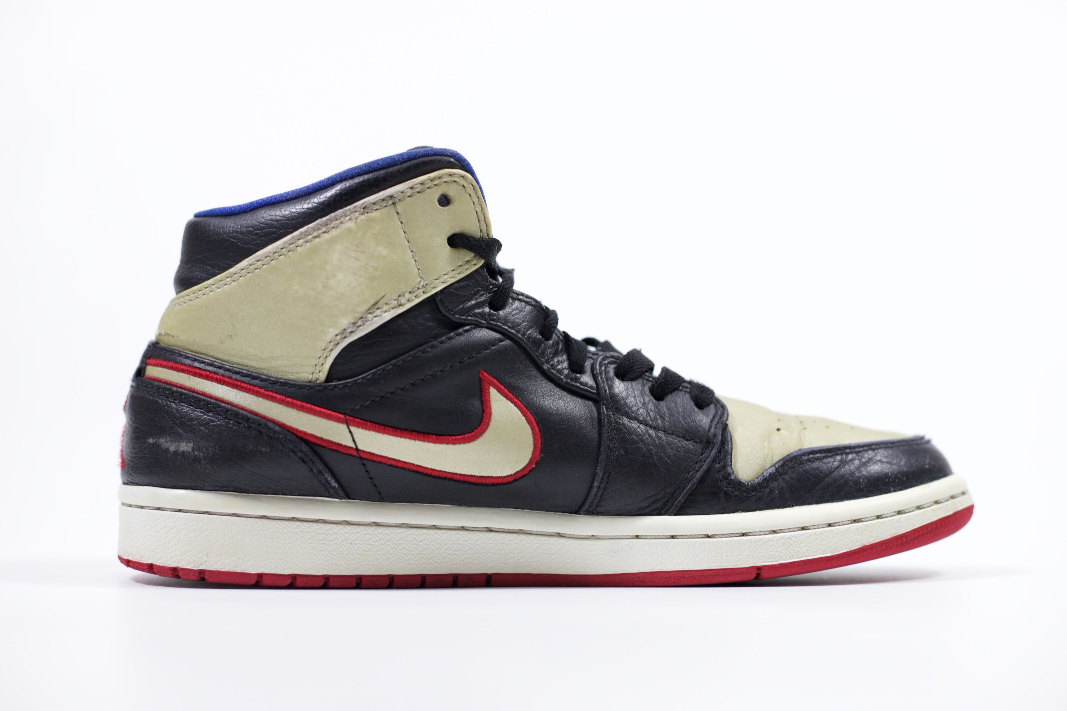 Jordan Brand 2013 Air Jordan 1 Mid "Black Gold Red" Size US 8.5 / EU 41-42 - 4 Thumbnail