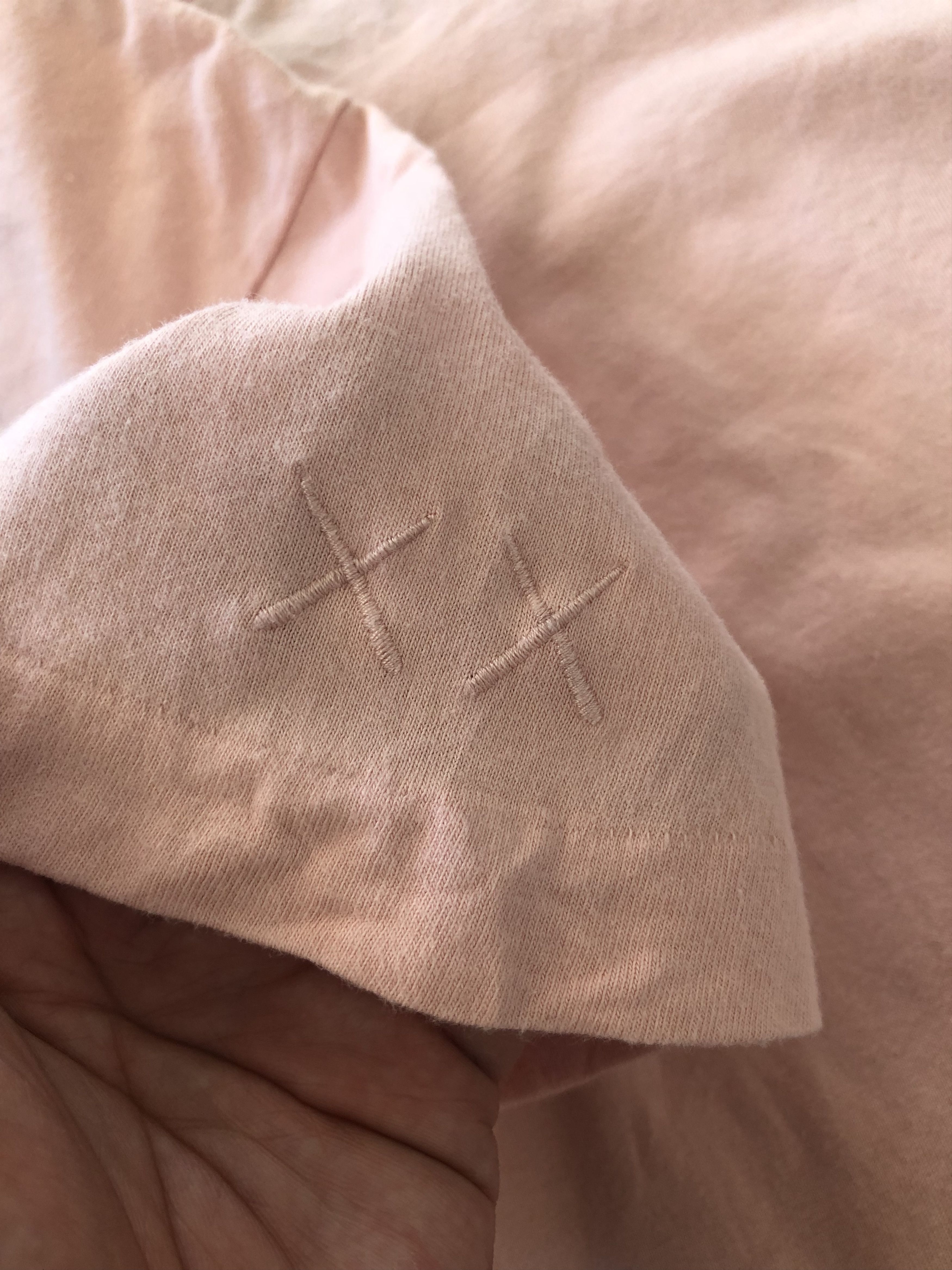 Kaws × Uniqlo KAWS X UNIQLO SINGLE STITCH Size US M / EU 48-50 / 2 - 4 Thumbnail