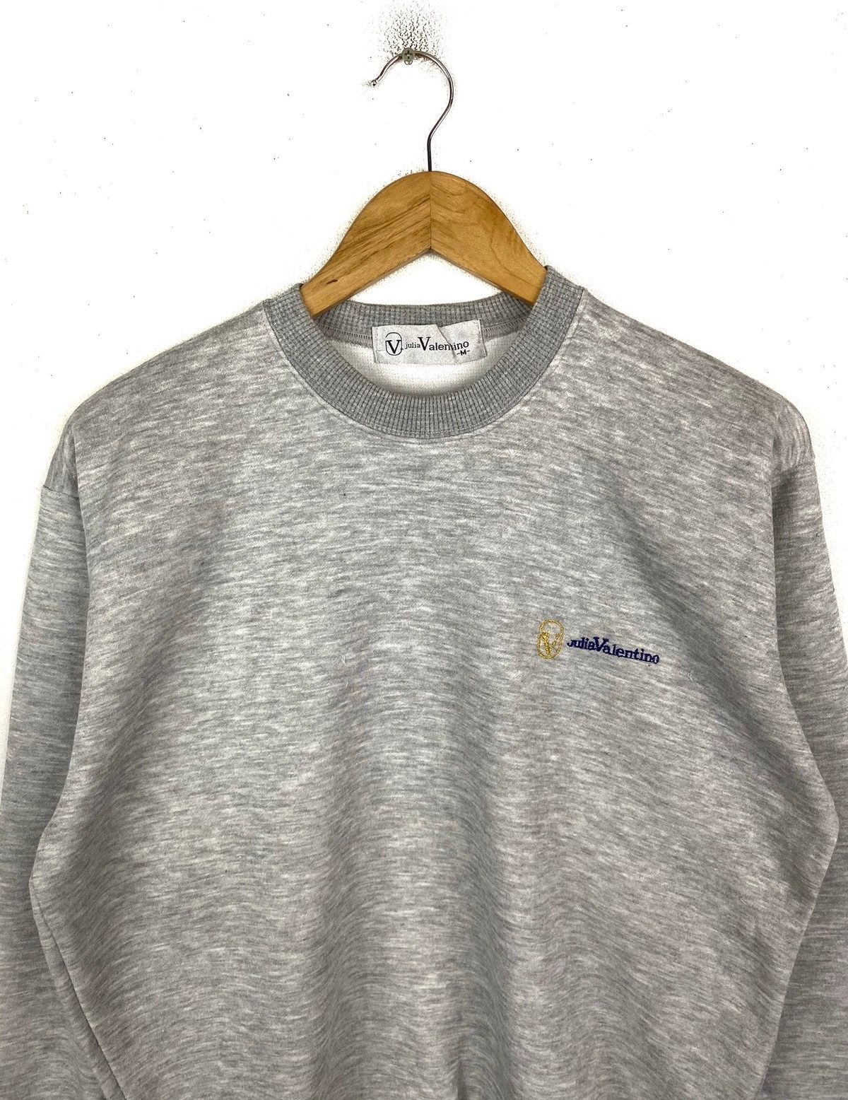 Valentino × Vintage VINTAGE JULIA VALENTINO SMALL LOGO SWEATSHIRT PULLOVER Size US M / EU 48-50 / 2 - 3 Thumbnail