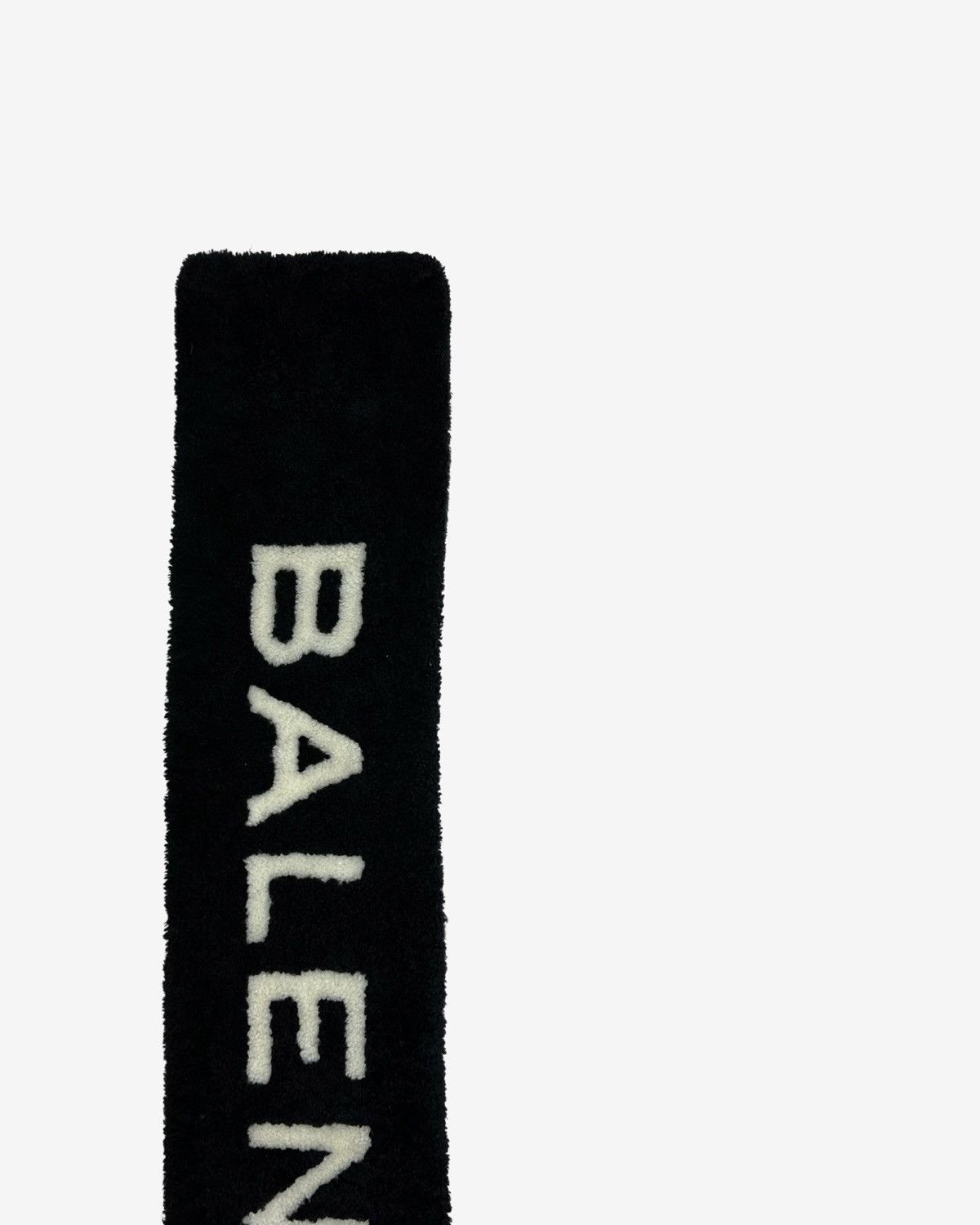 Balenciaga *3k* Balenciaga XL Real Fur Logo Scarf Size ONE SIZE - 5 Thumbnail