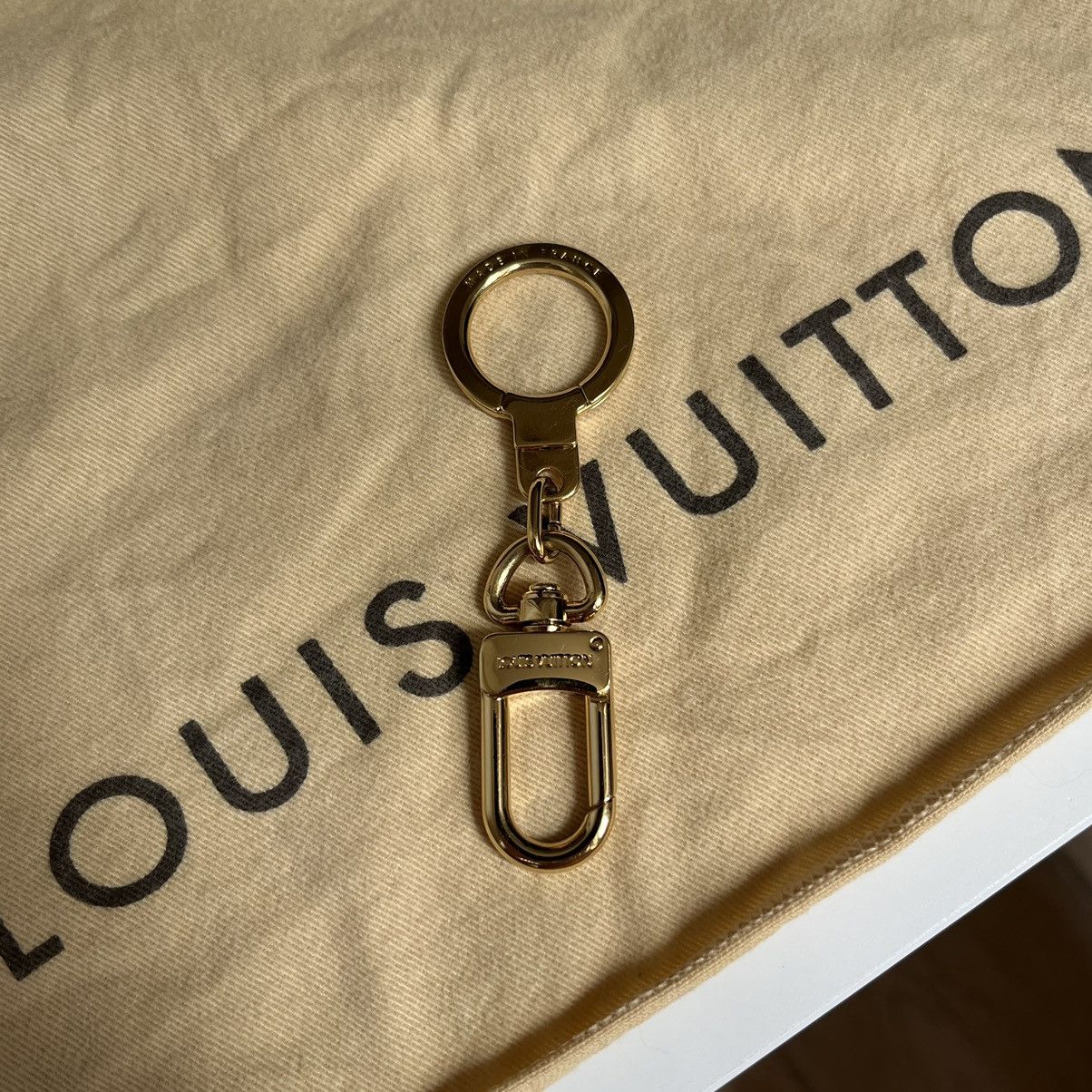 Louis Vuitton Pochette Extender Keyring Gold