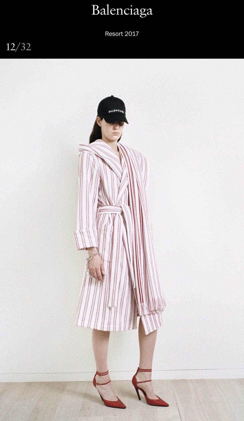 Balenciaga Balenciaga Robe Coat Resort 17 Size US M / EU 48-50 / 2 - 7 Thumbnail