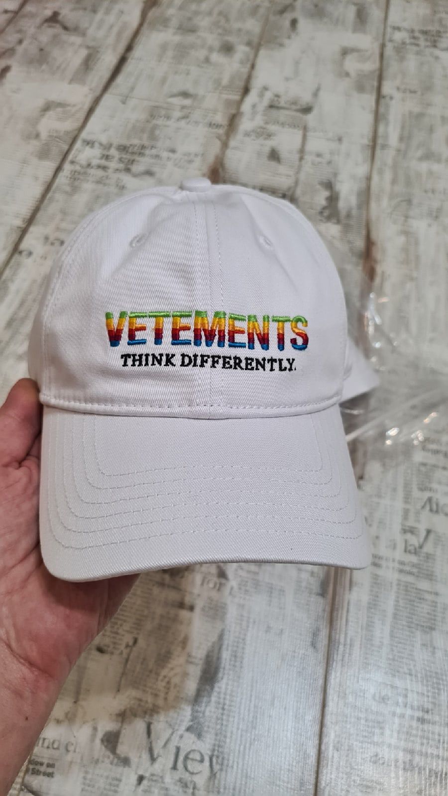 Vetements Vetements Think Differently Logo Cap Size ONE SIZE - 2 Thumbnail