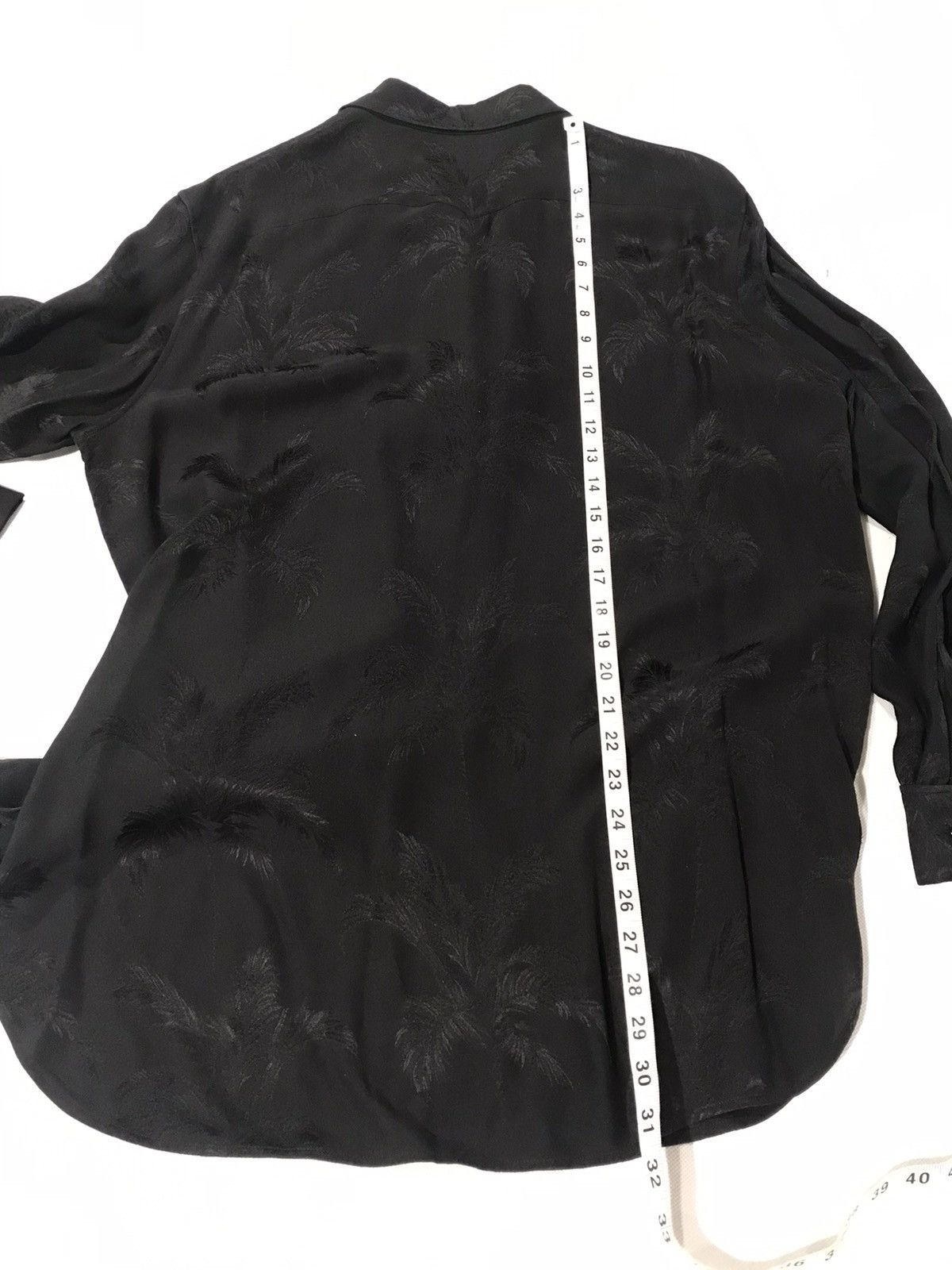 Saint Laurent Paris Saint Laurent jacquard silk shirt. 40/15.5. $1650 Size US M / EU 48-50 / 2 - 7 Thumbnail