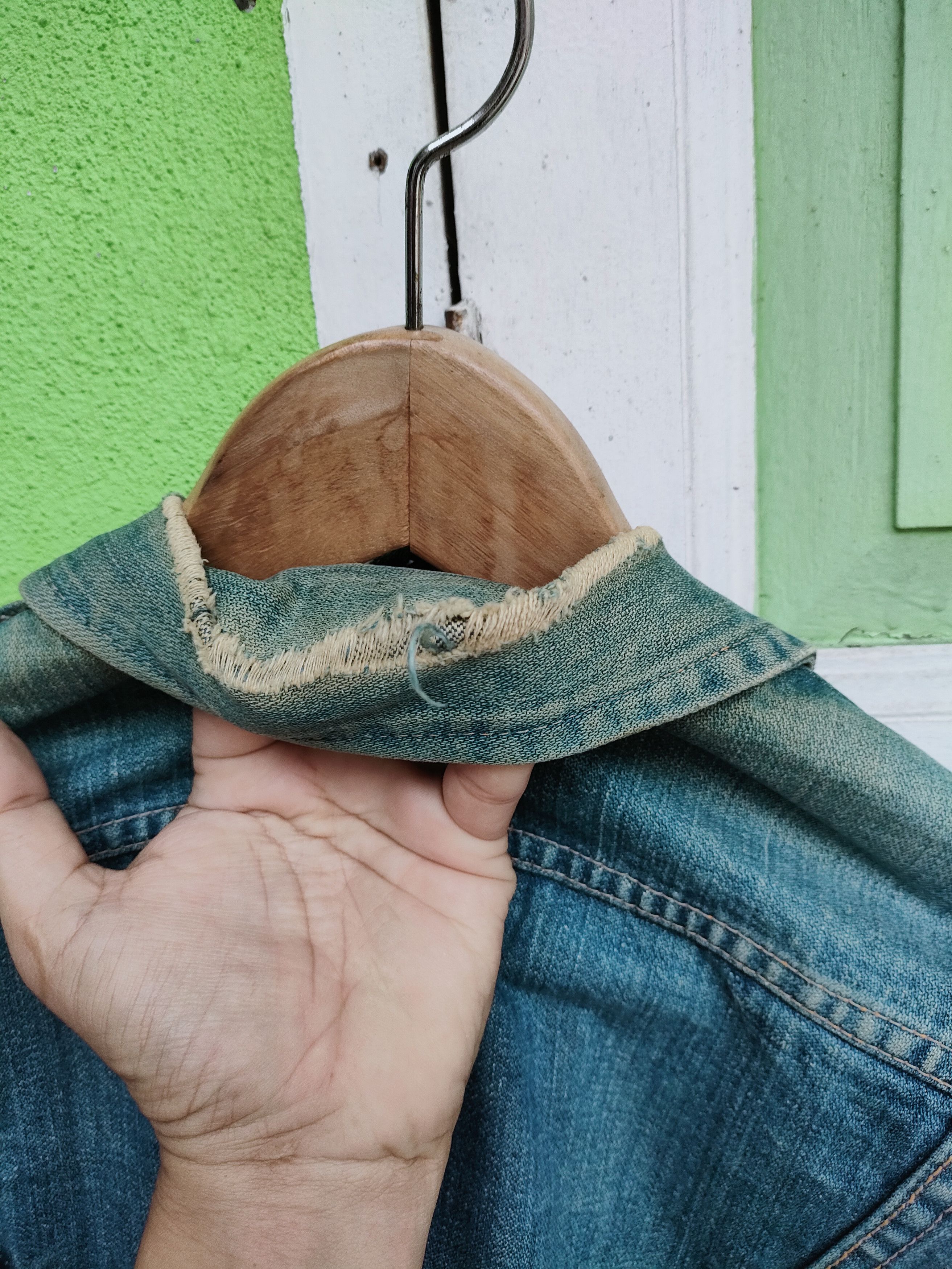 Vintage Vintage Distressed Maverick Bluebell Denim Jacket Size US M / EU 48-50 / 2 - 9 Thumbnail