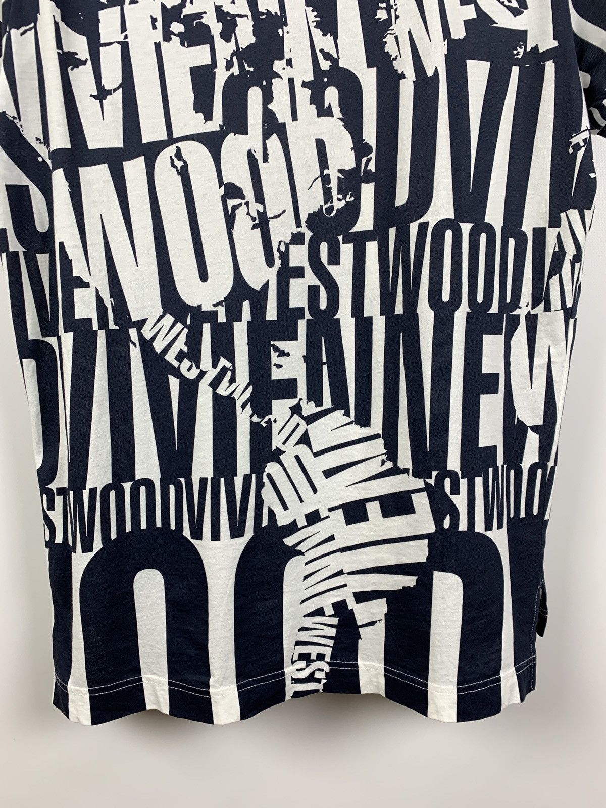 Vivienne Westwood Vivienne Westwood Blue/White Rare T-Shirt Size US M / EU 48-50 / 2 - 11 Thumbnail