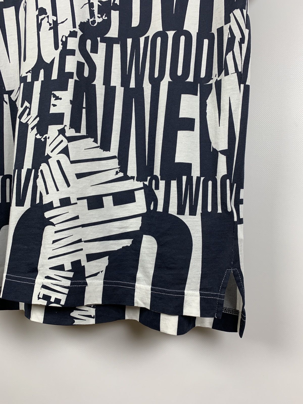 Vivienne Westwood Vivienne Westwood Blue/White Rare T-Shirt Size US M / EU 48-50 / 2 - 12 Thumbnail