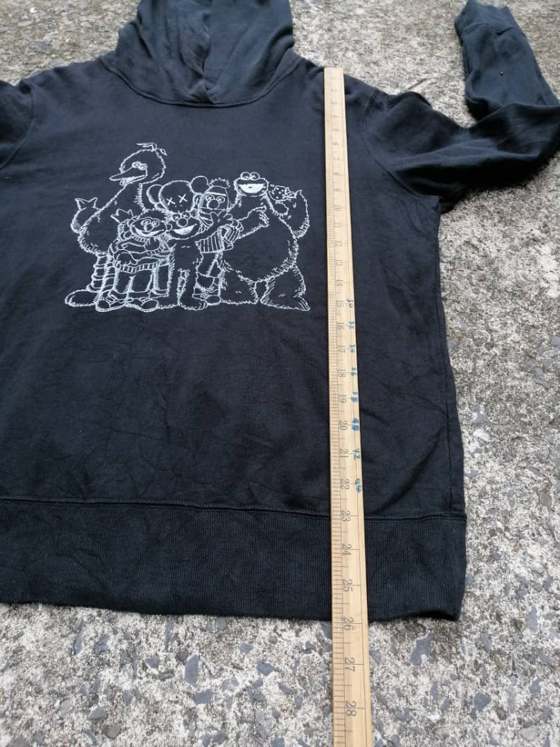 Kaws × Uniqlo Uniqlo X Kaws Sesame Street Hoodie Size US M / EU 48-50 / 2 - 4 Thumbnail