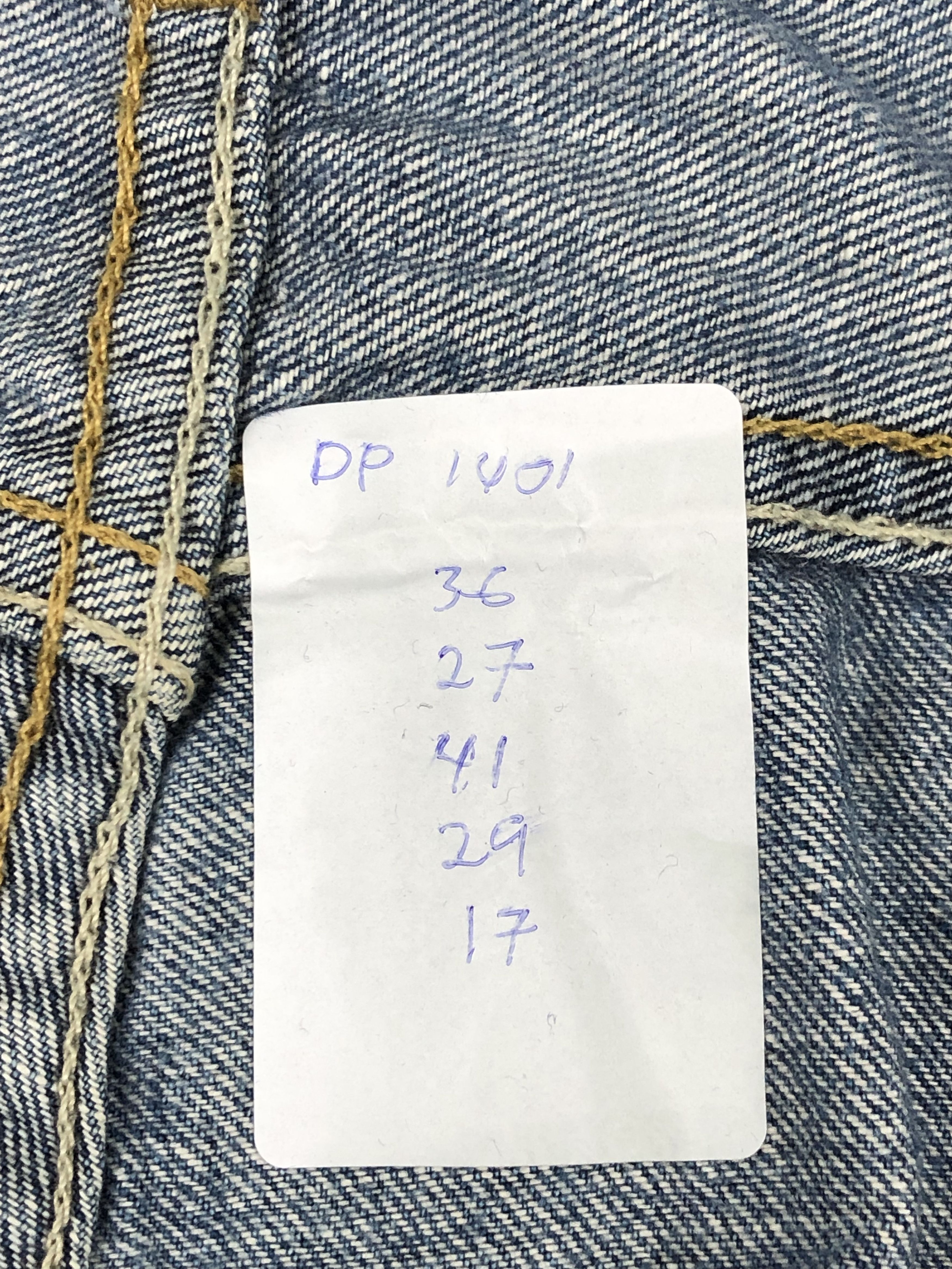 Levi's × Vintage Faded Blue Vintage Levis 550 Jeans DP1401 Size US 36 / EU 52 - 13 Thumbnail