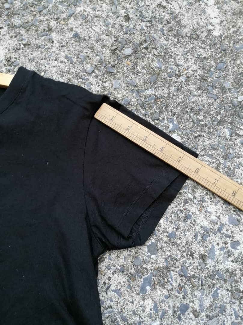 JW Anderson × Uniqlo Uniqlo X J.W.Anderson Nice Design Plain Tee Size S / US 4 / IT 40 - 7 Thumbnail