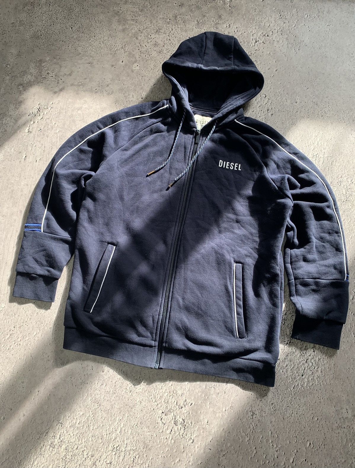 Diesel Vintage big logo Y2K Diesel cotton zip sweatshirt Size US L / EU 52-54 / 3 - 1 Thumbnail