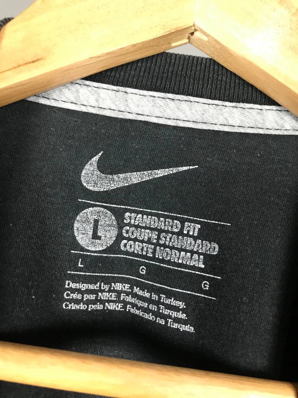 Vintage Nike swoosh streetwear vintage center logo tee Size US L / EU 52-54 / 3 - 4 Thumbnail