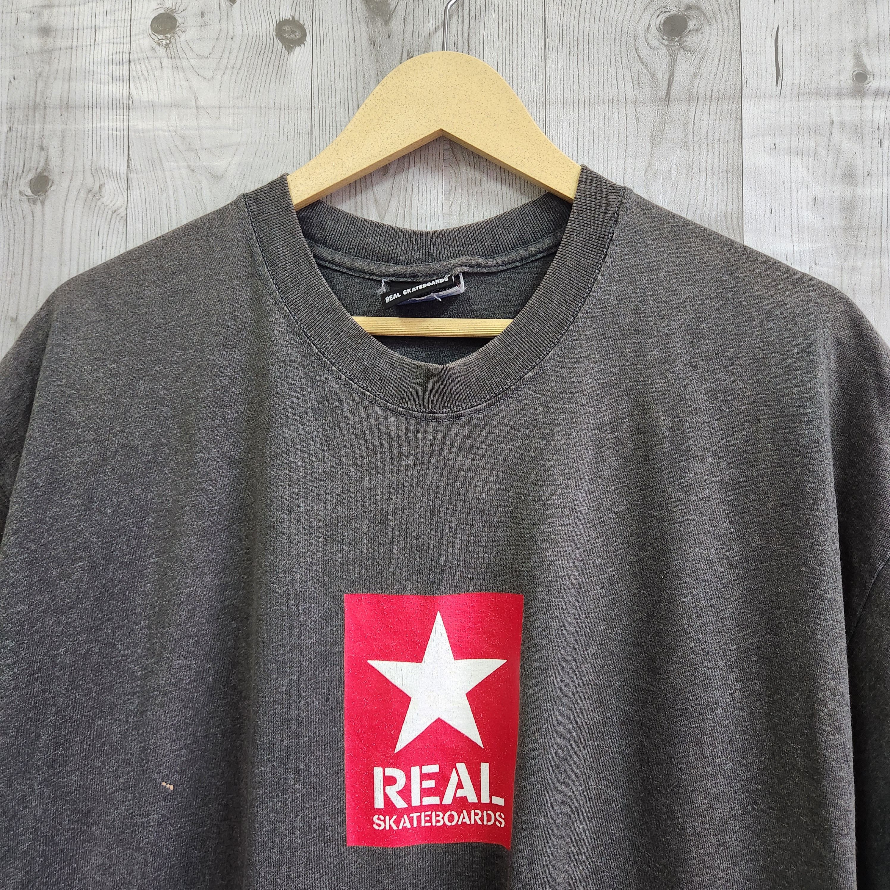 Vintage Vintage Y2K USA Real Skateboards Iconic Logo Tees Size US XL / EU 56 / 4 - 13 Thumbnail