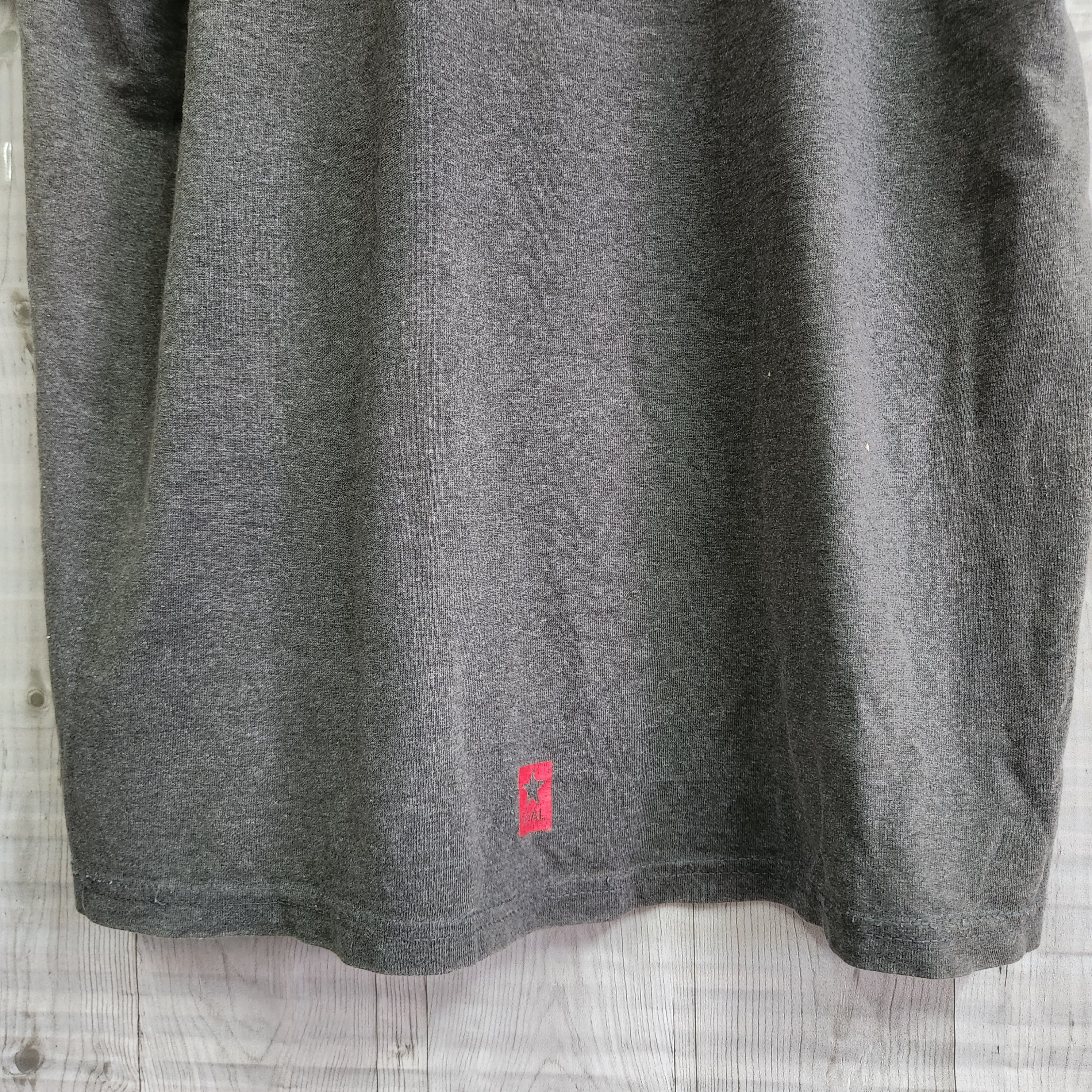Vintage Vintage Y2K USA Real Skateboards Iconic Logo Tees Size US XL / EU 56 / 4 - 9 Thumbnail