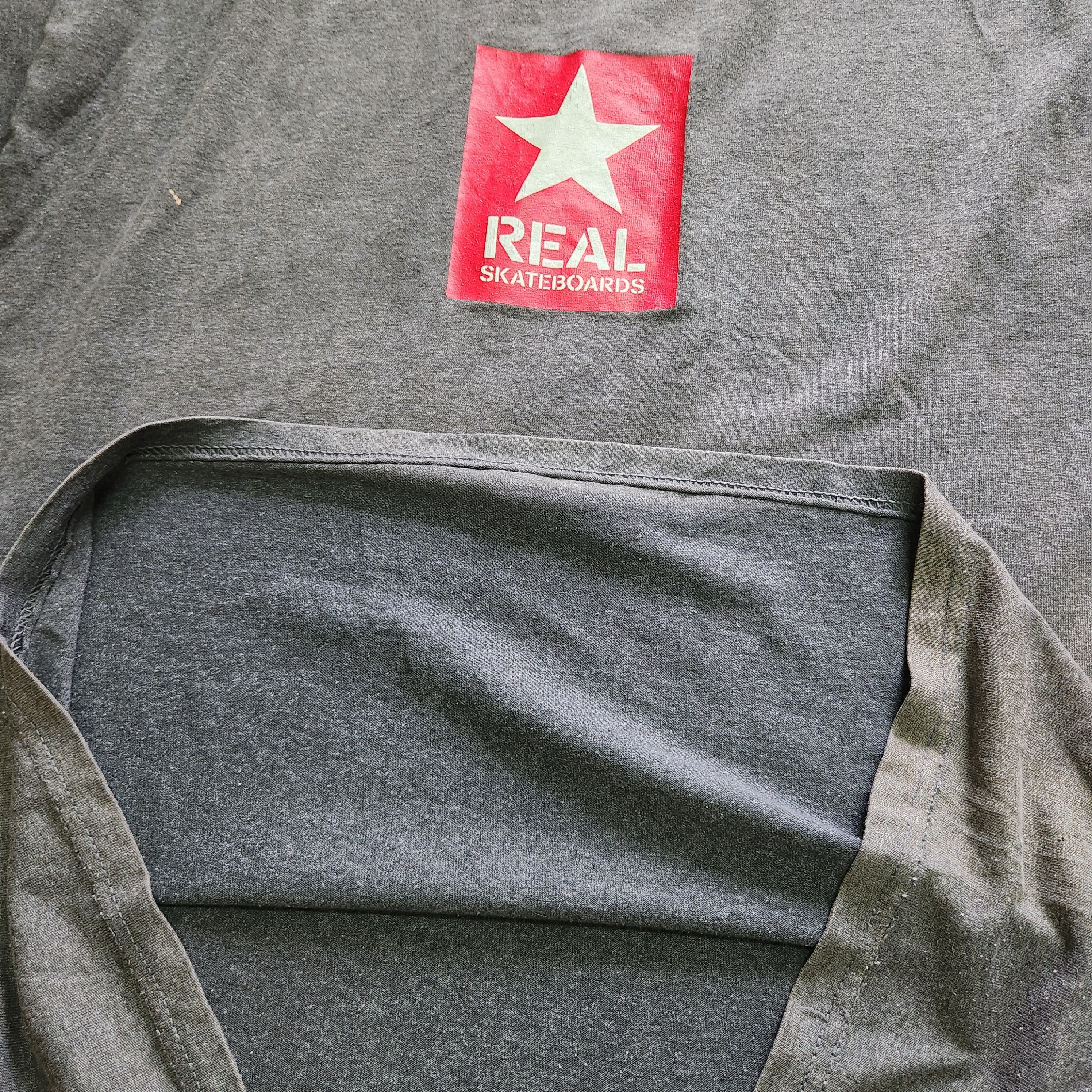Vintage Vintage Y2K USA Real Skateboards Iconic Logo Tees Size US XL / EU 56 / 4 - 10 Thumbnail