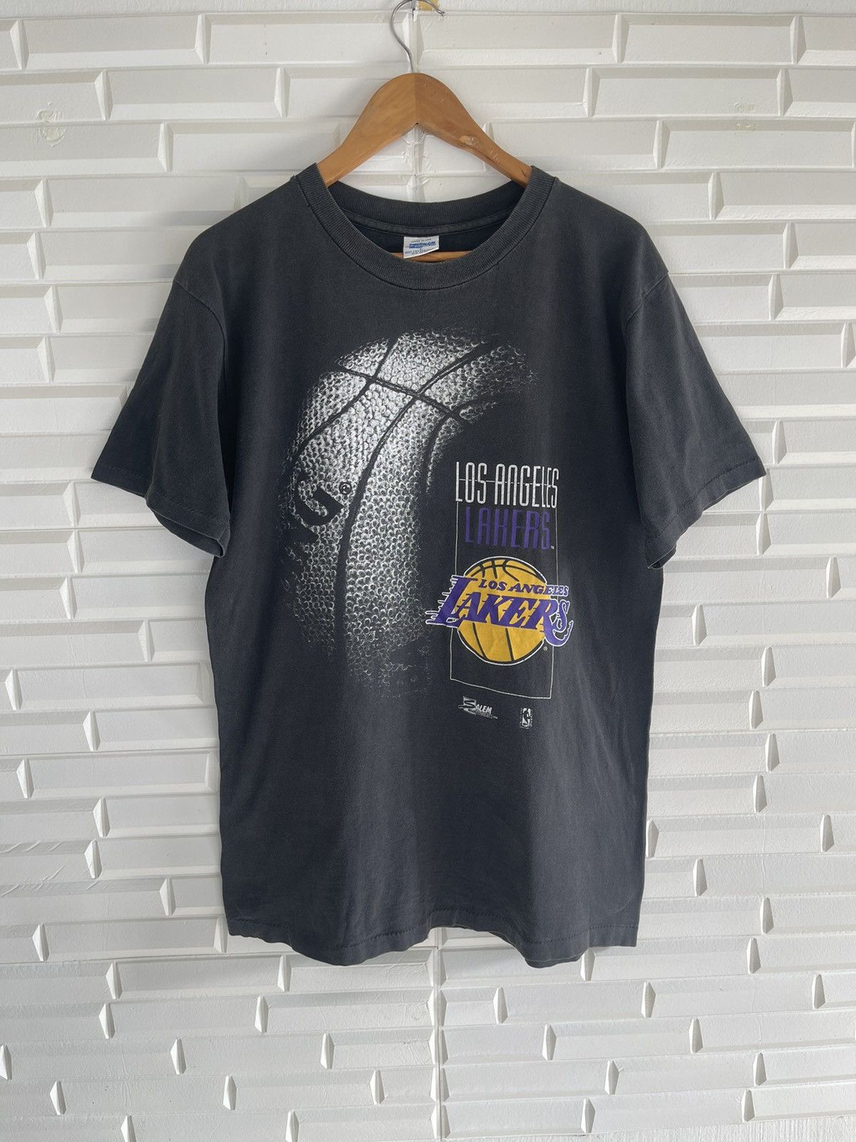 NBA × Vintage 🔥SUMMER SALE🔥Vintage 90’s LA LAKERS Collection Tee Salem tag Size US M / EU 48-50 / 2 - 1 Thumbnail