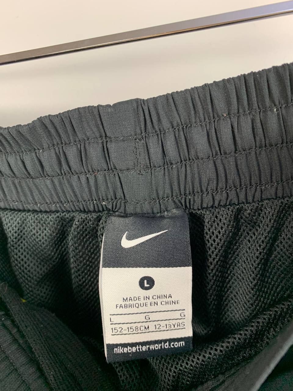 Nike Nike sweatpants black L 12-13 years Size US 28 / EU 44 - 9 Thumbnail