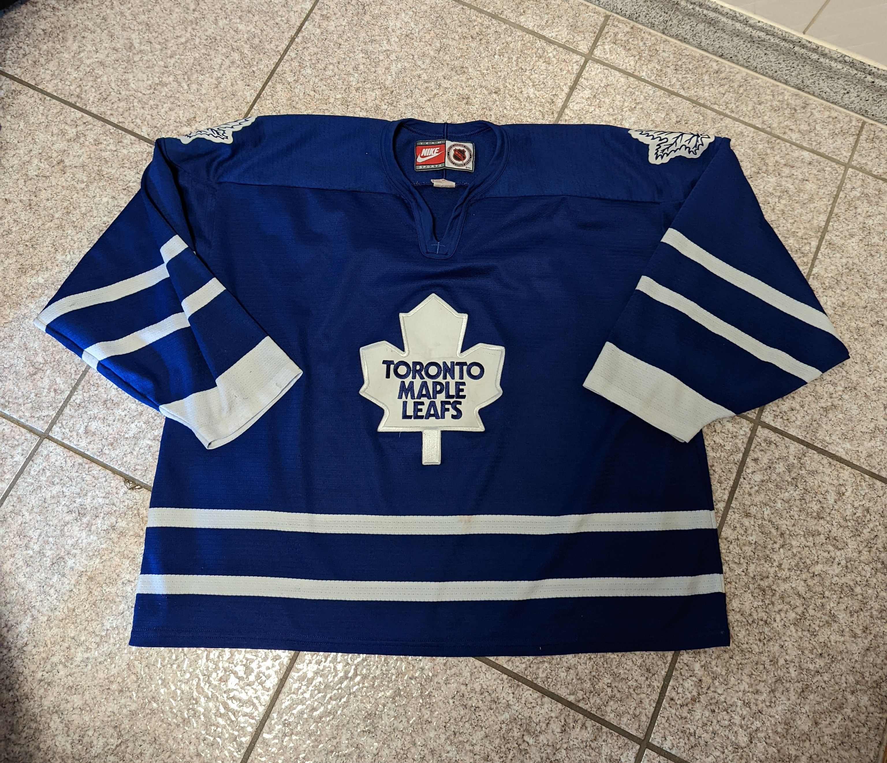 Toronto Maple Leafs Authentic Nike Hockey Jersey, Size Large