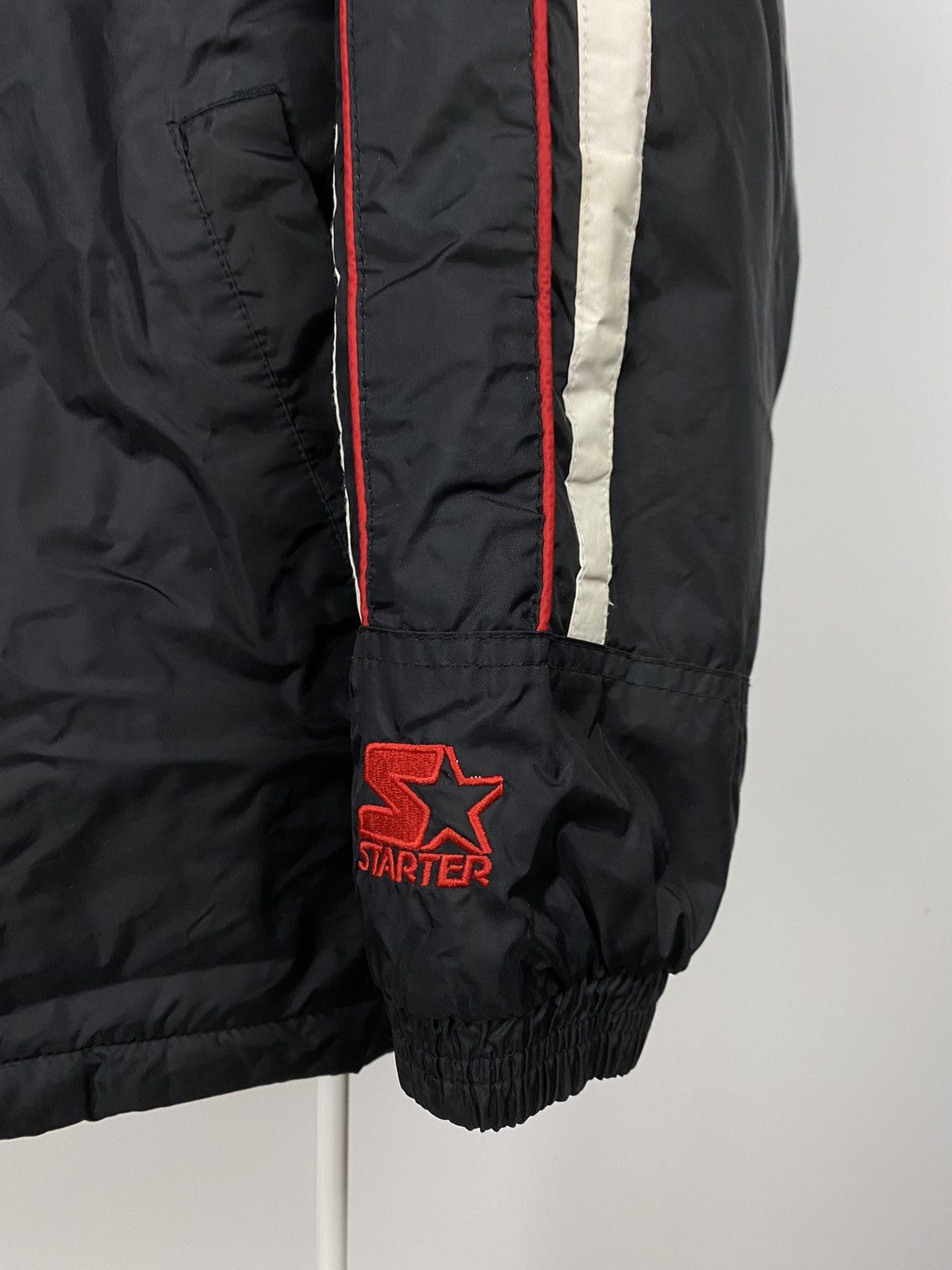 NBA × Starter × Vintage Chicago Bulls vintage black starter jacket Size US L / EU 52-54 / 3 - 3 Thumbnail