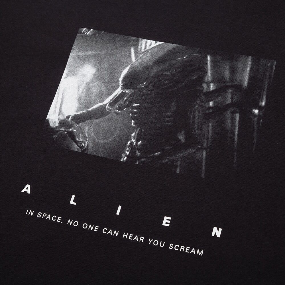 Japanese Brand Uniqlo x ALIEN Sci-Fi Movie Collection T-SHIRT TEE Size US M / EU 48-50 / 2 - 1 Thumbnail