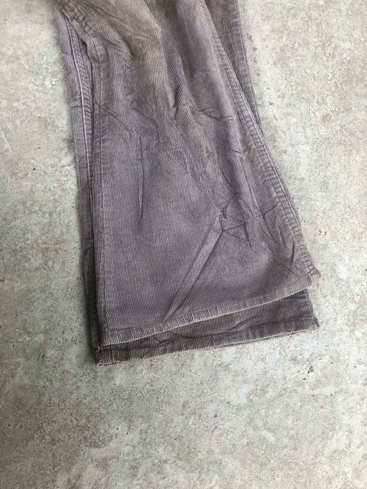 If Six Was Nine vintage 70s Levi’s Corduroy 646 flared pants Size US 33 - 5 Thumbnail
