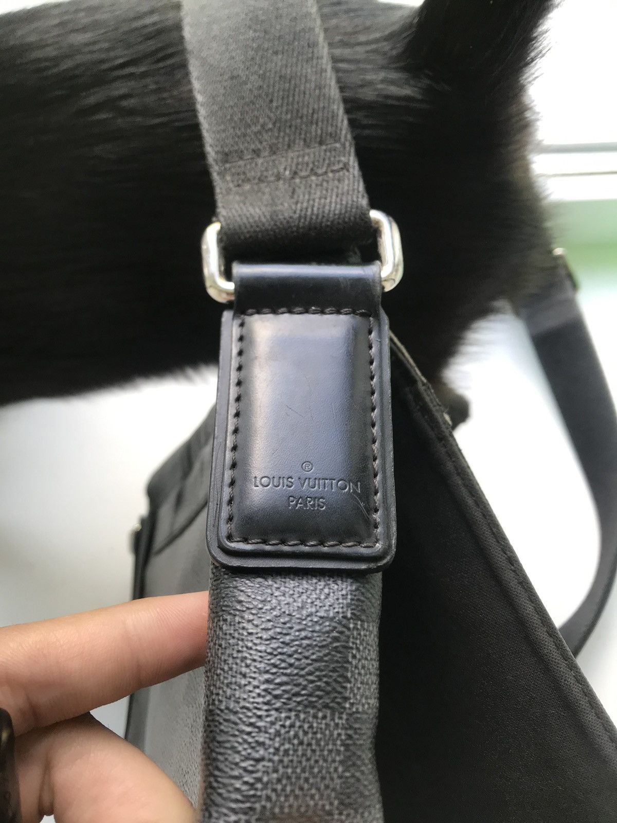 Louis Vuitton Luis Vuitton PM Graphite Messenger Bag / Black Size ONE SIZE - 4 Thumbnail