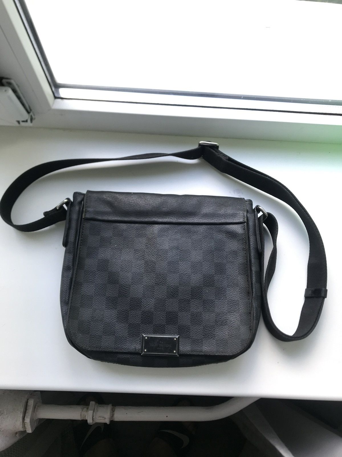image of Louis Vuitton Luis Vuitton Pm Graphite Messenger Bag / Black, Men's