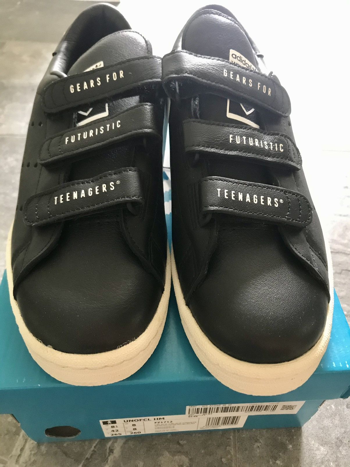 Adidas UNOFFICIAL HUMAN Gears for Futuristic Teenagers 3-Strap Low Size US 8.5 / EU 41-42 - 2 Thumbnail
