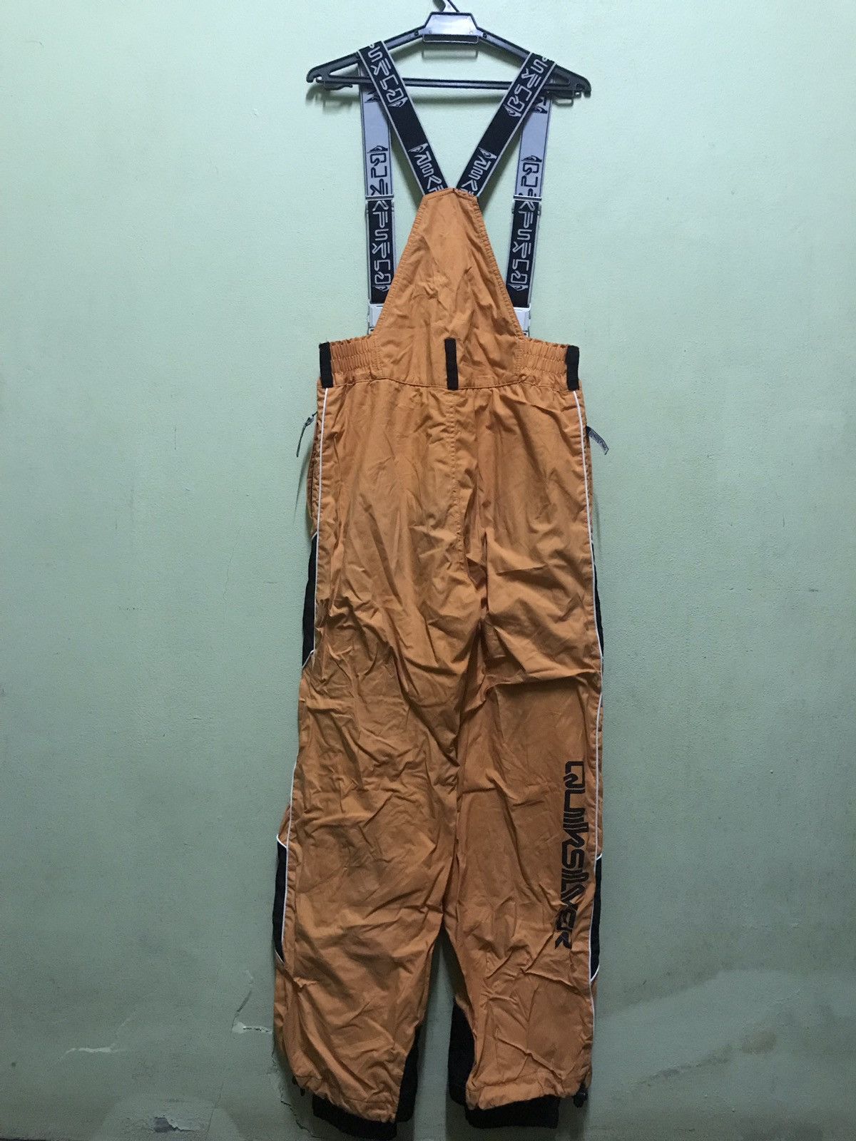 Quicksilver Snowboard Suit Thinsulate Size US 32 / EU 48 - 6 Thumbnail