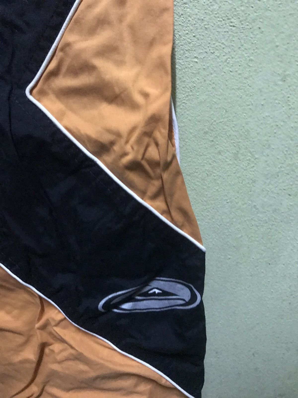 Quicksilver Snowboard Suit Thinsulate Size US 32 / EU 48 - 4 Thumbnail