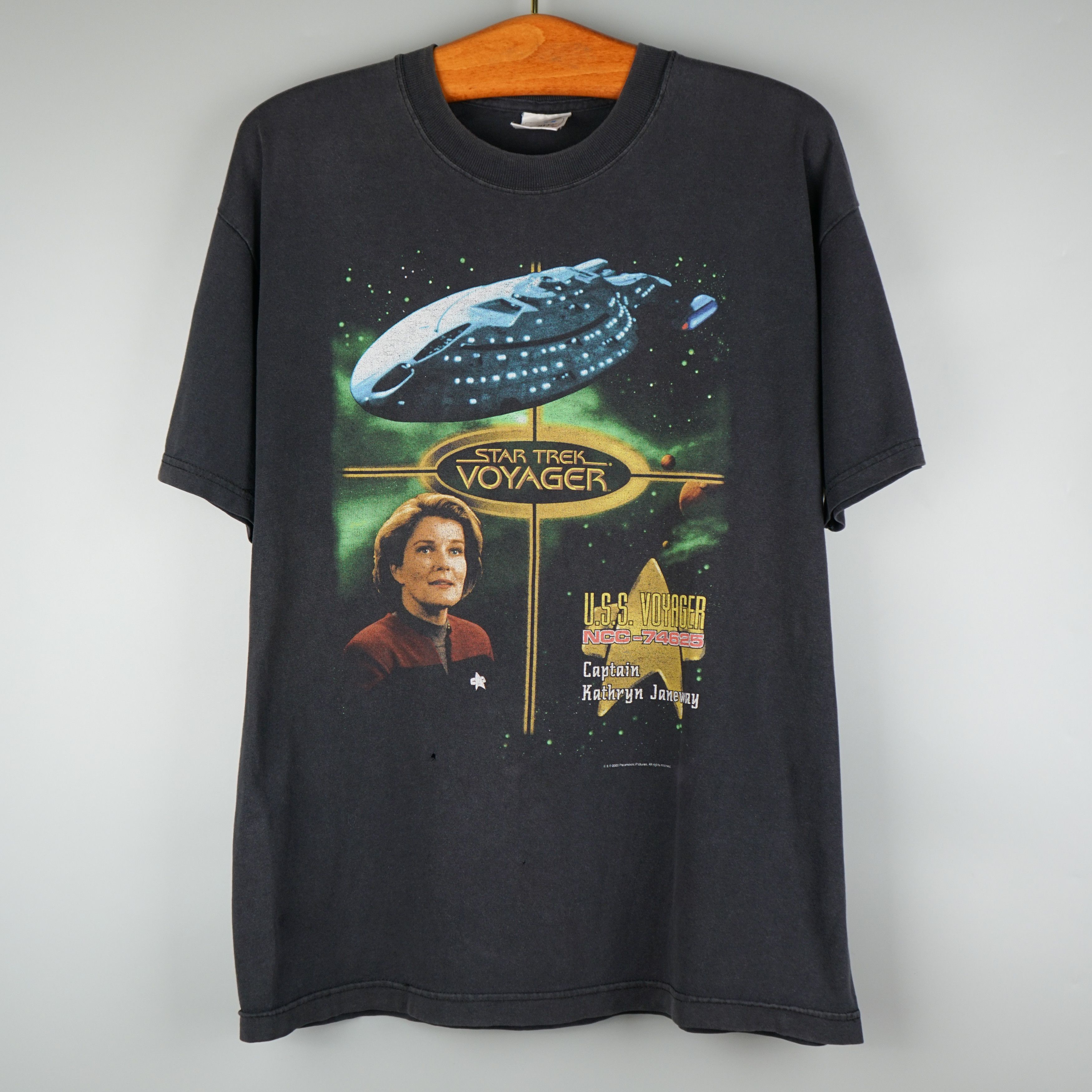 Vintage 2000 Star Trek t-shrit Capt Janeway Size US L / EU 52-54 / 3 - 1 Thumbnail