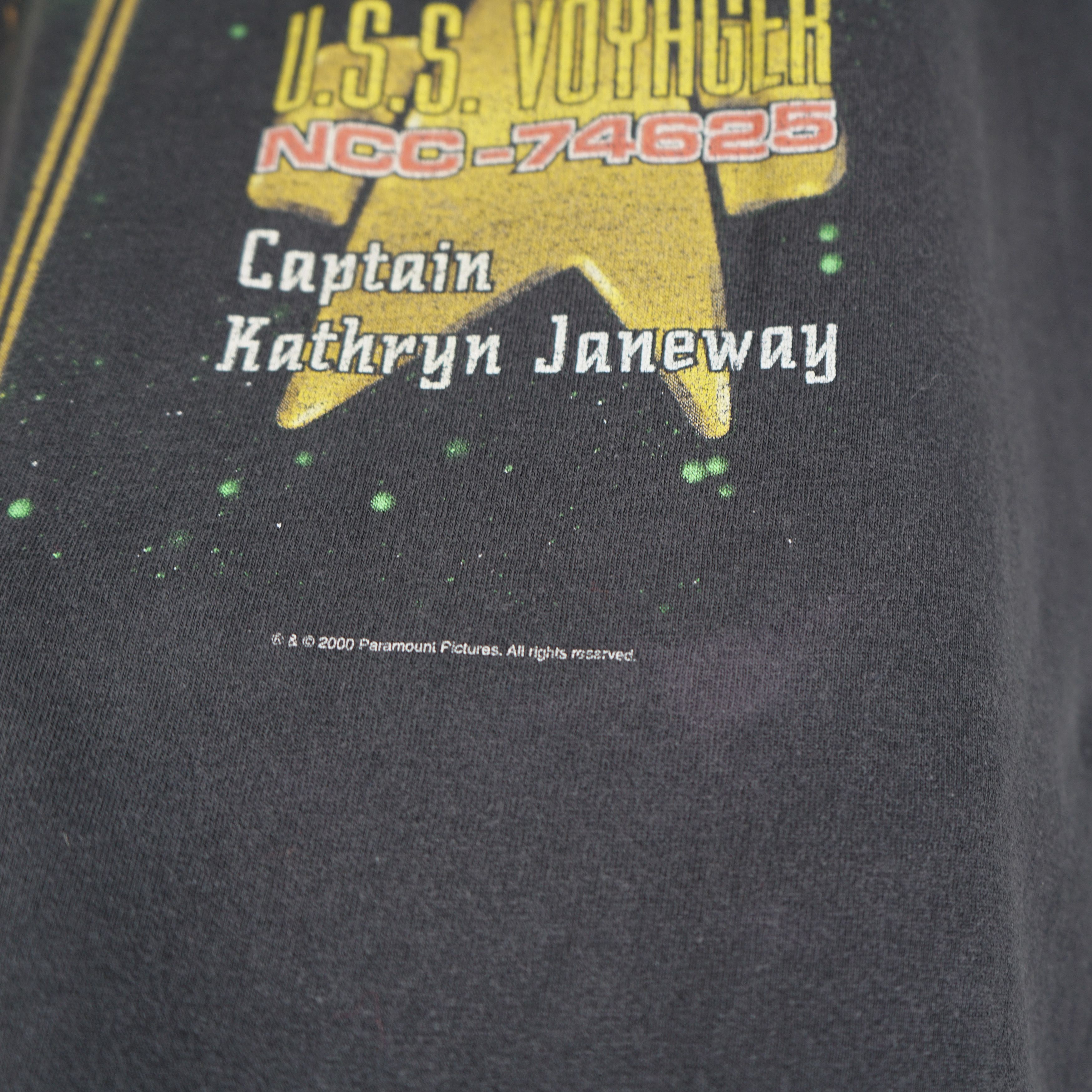 Vintage 2000 Star Trek t-shrit Capt Janeway Size US L / EU 52-54 / 3 - 4 Thumbnail