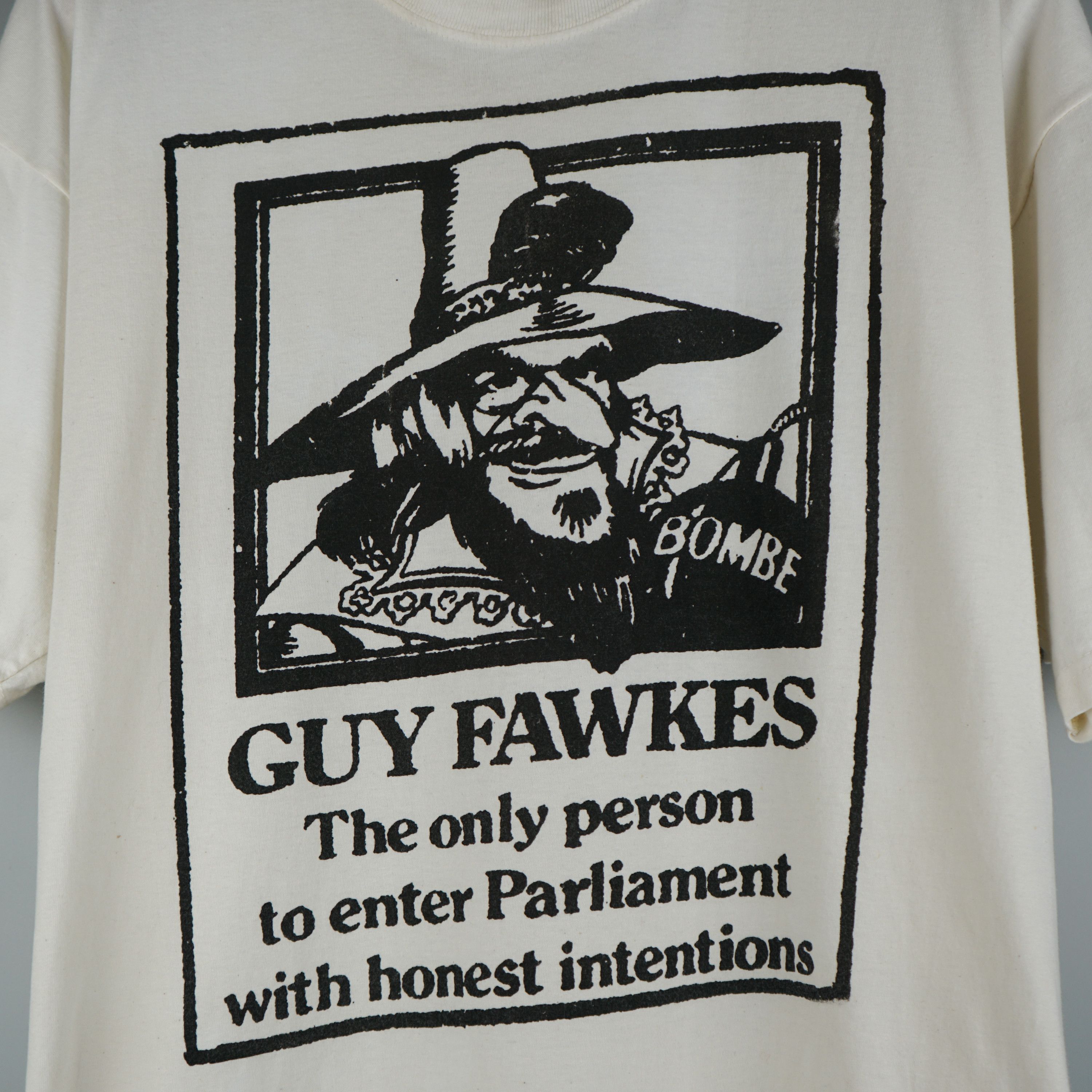 Vintage 90s Guy Fawkes Hones Person t-shirt Size US XXL / EU 58 / 5 - 2 Thumbnail