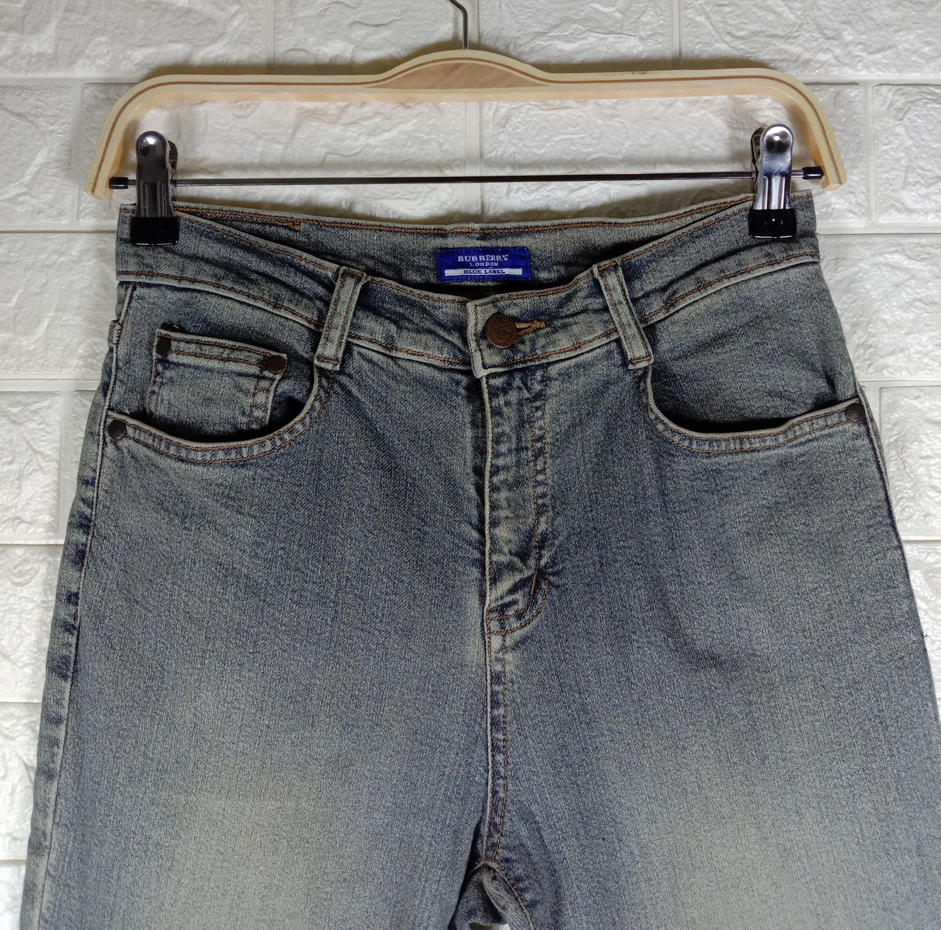 Burberry Vintage Burberry London Rusty Bootcut Flare Jeans Size 27" / US 4 / IT 40 - 2 Thumbnail