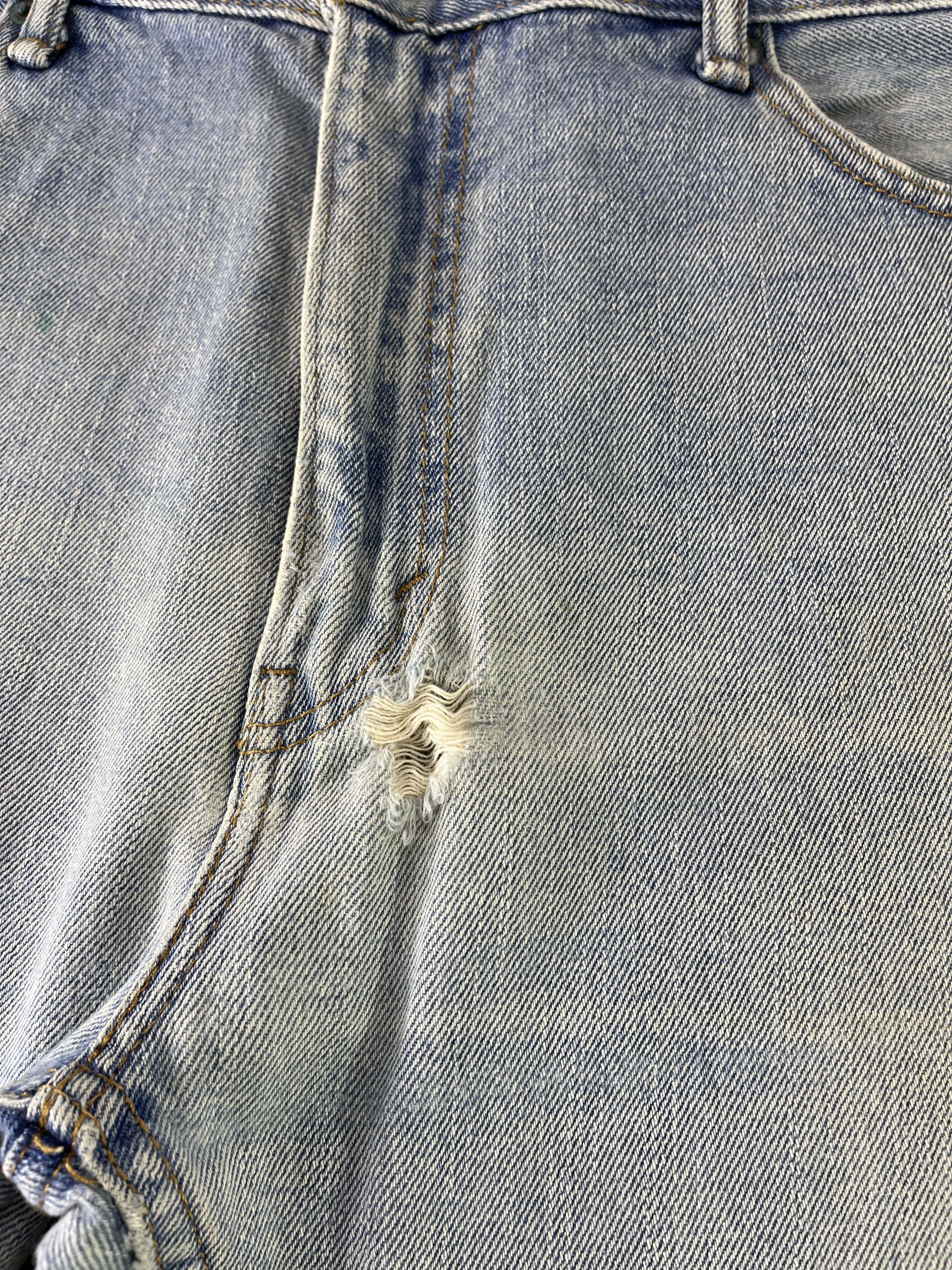 Vintage Levis 505 Light Wash Jeans - J321