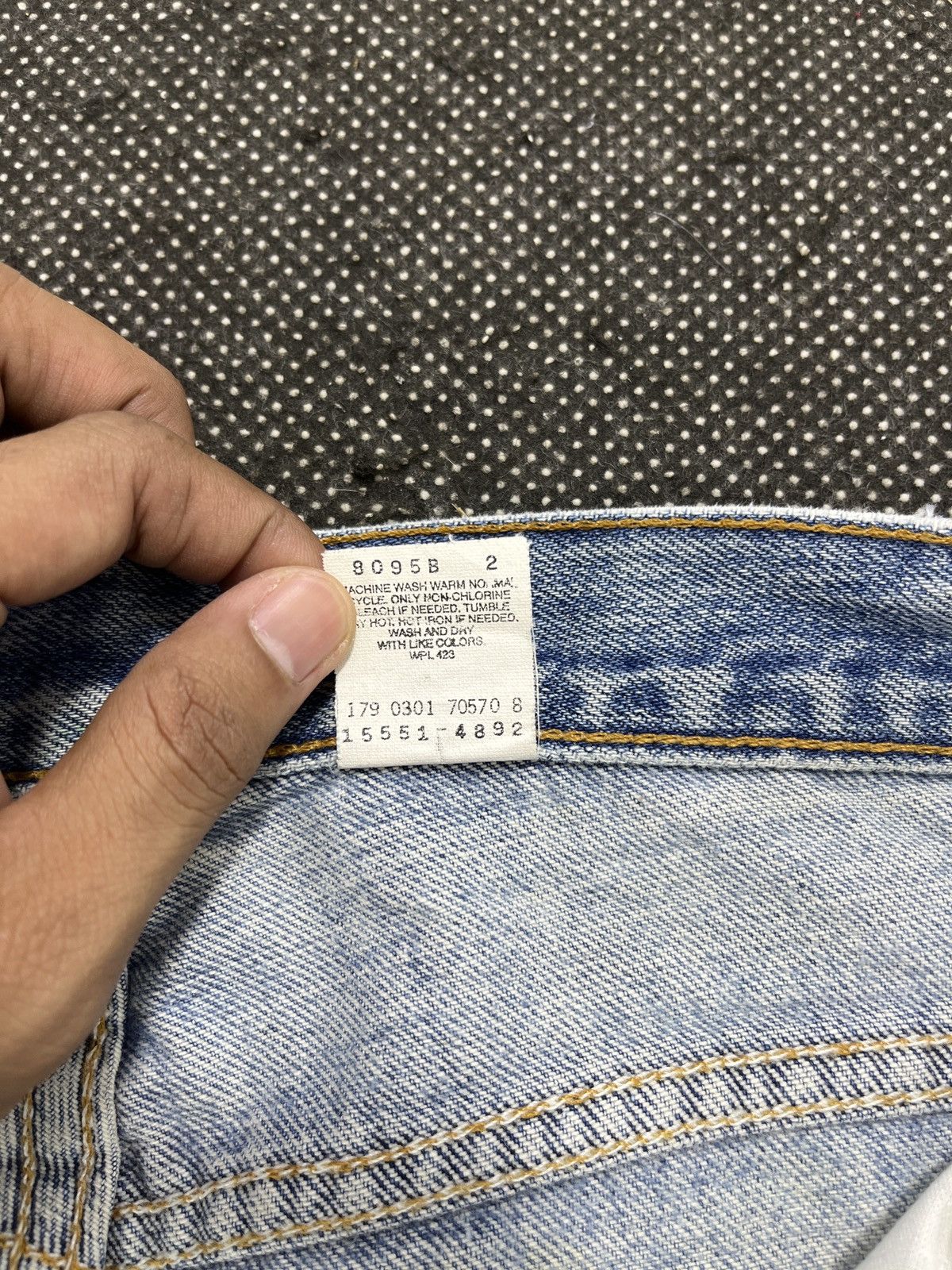 Levi's Vintage Levis 550 Distressed Jeans - J447 Size US 29 - 9 Thumbnail