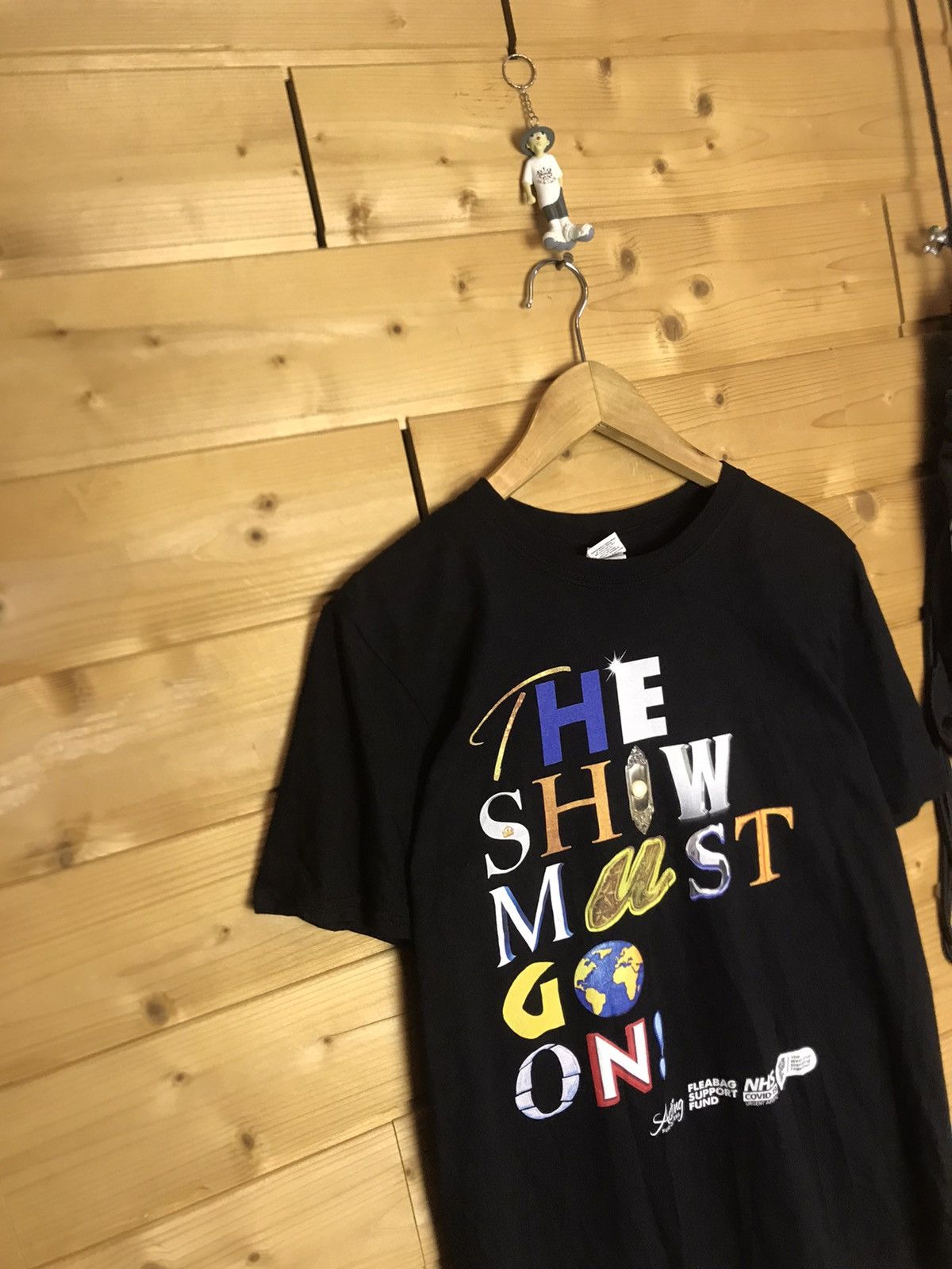 Band Tees The show must go on t-shirt Size US M / EU 48-50 / 2 - 2 Thumbnail