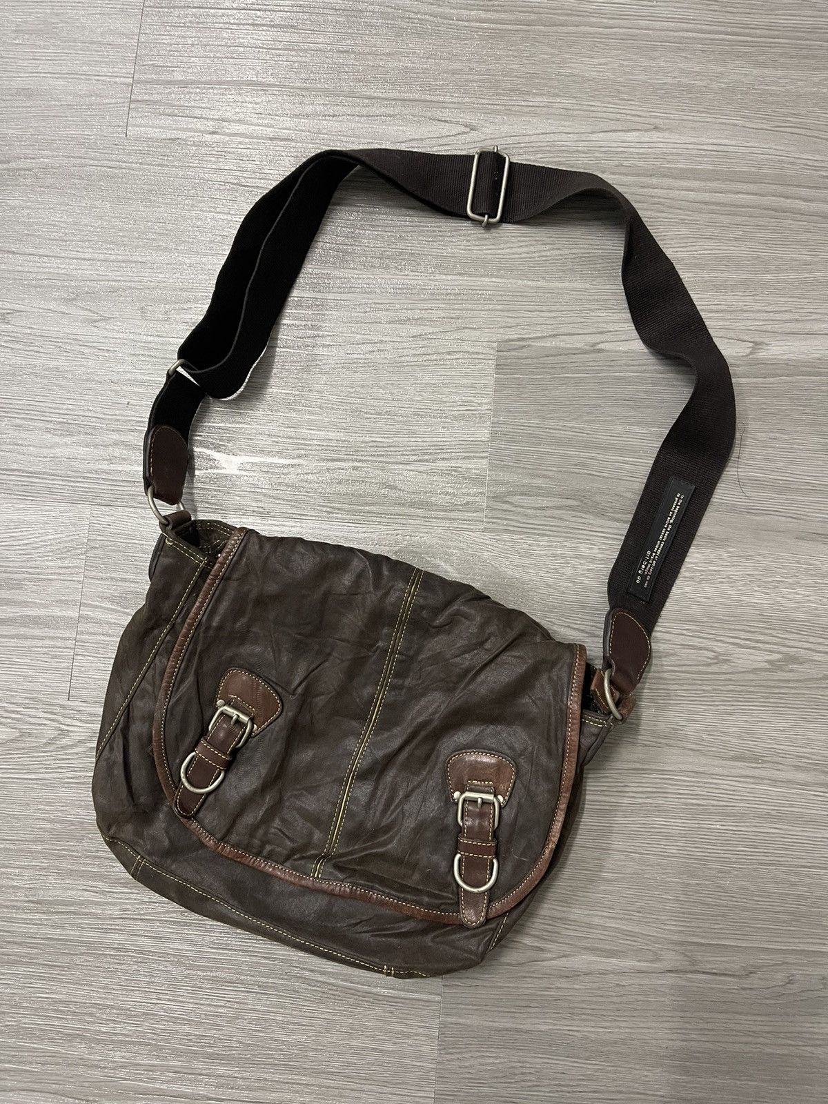 Japanese Brand Unisex🔥Art-berg do japan leather utilities crossbody bag Size ONE SIZE - 3 Thumbnail