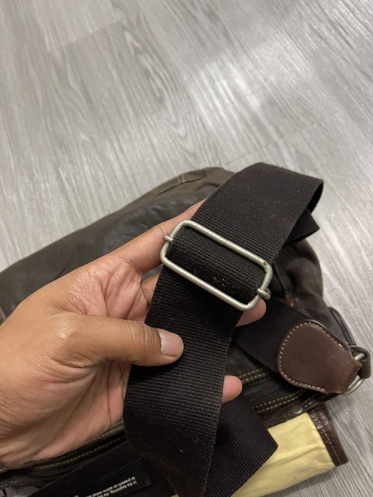 Japanese Brand Unisex🔥Art-berg do japan leather utilities crossbody bag Size ONE SIZE - 9 Thumbnail