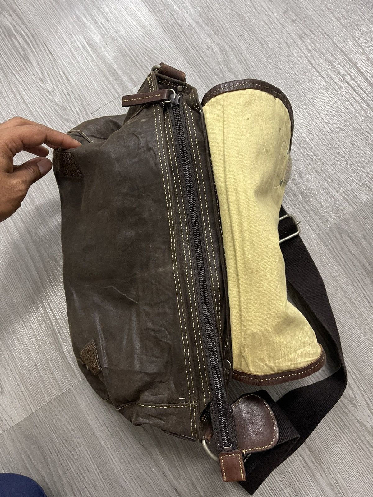 Japanese Brand Unisex🔥Art-berg do japan leather utilities crossbody bag Size ONE SIZE - 7 Thumbnail