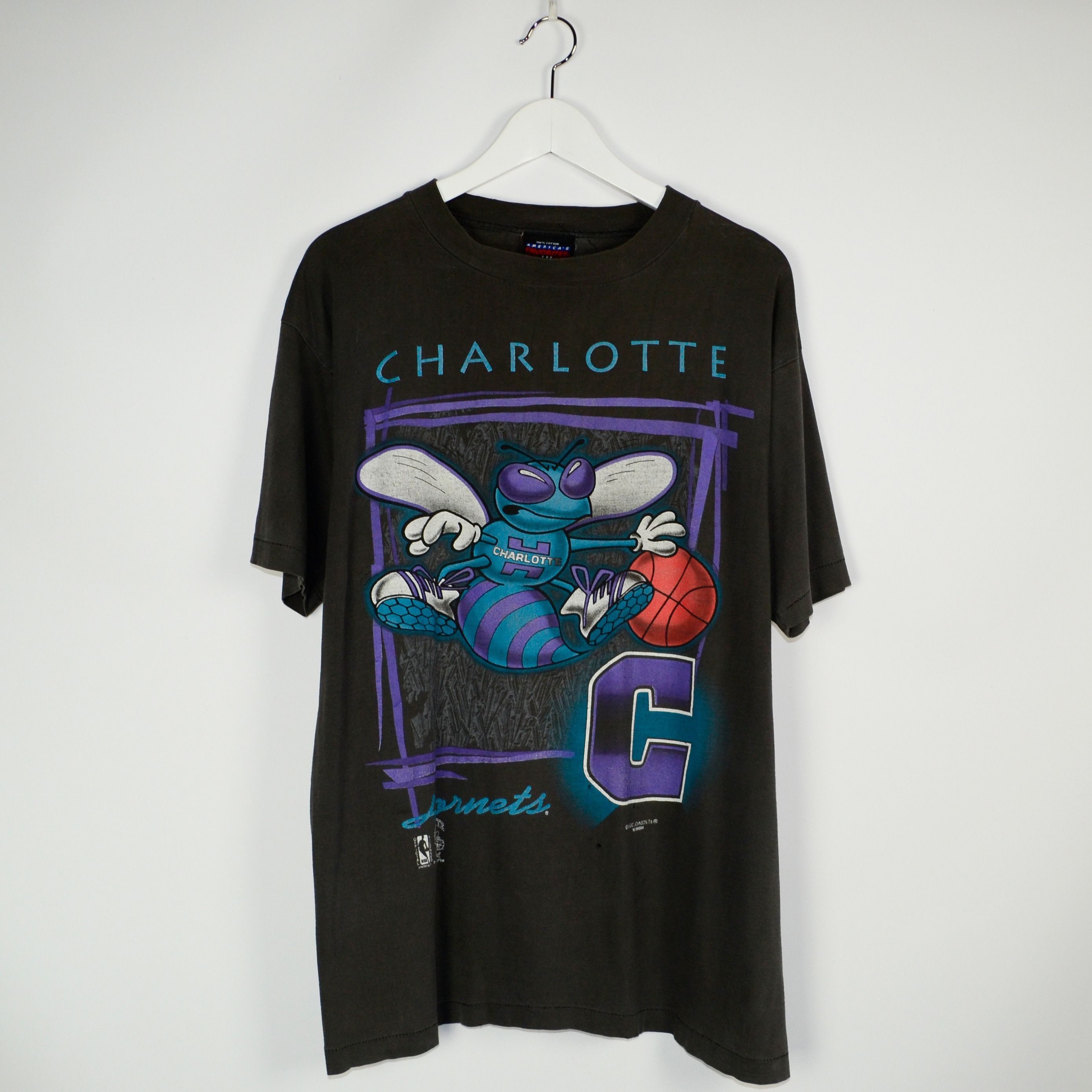 NBA Vintage Magic Johnsons Charlotte Hornets NBA Tee Size XL Size US L / EU 52-54 / 3 - 1 Thumbnail