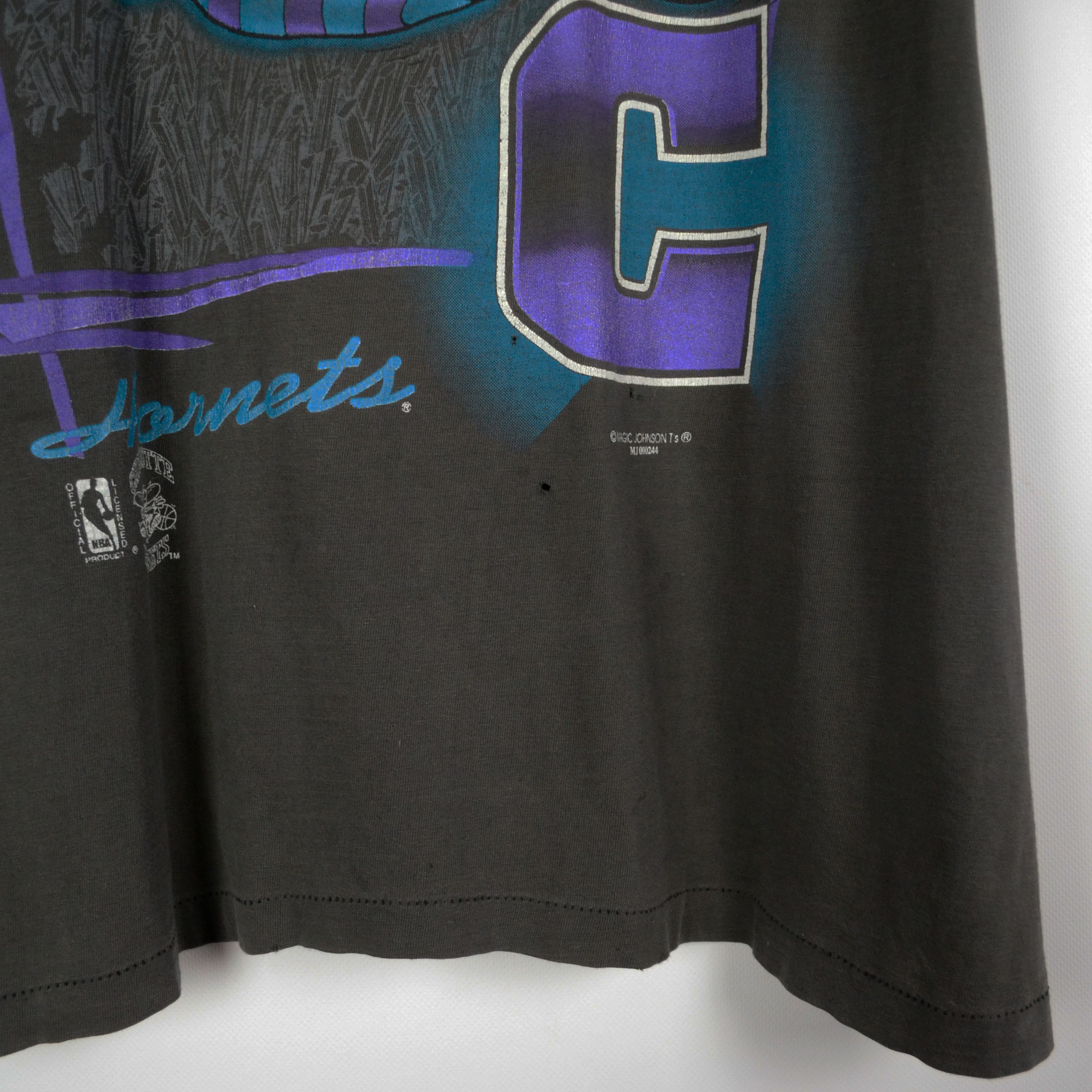 NBA Vintage Magic Johnsons Charlotte Hornets NBA Tee Size XL Size US L / EU 52-54 / 3 - 3 Thumbnail