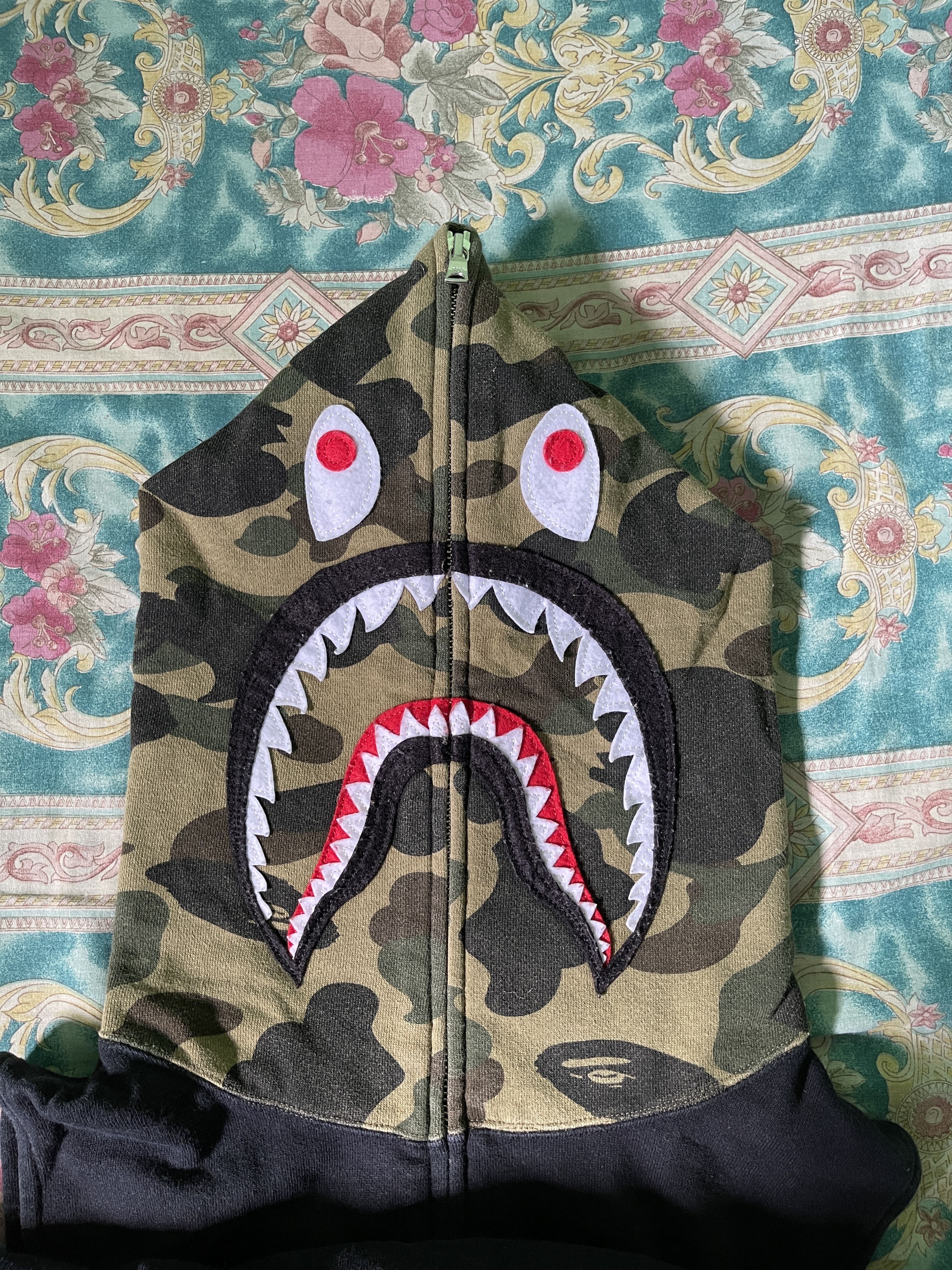 Bape 1st Camo Shark Sleeveless Hoodie Size US M / EU 48-50 / 2 - 6 Thumbnail