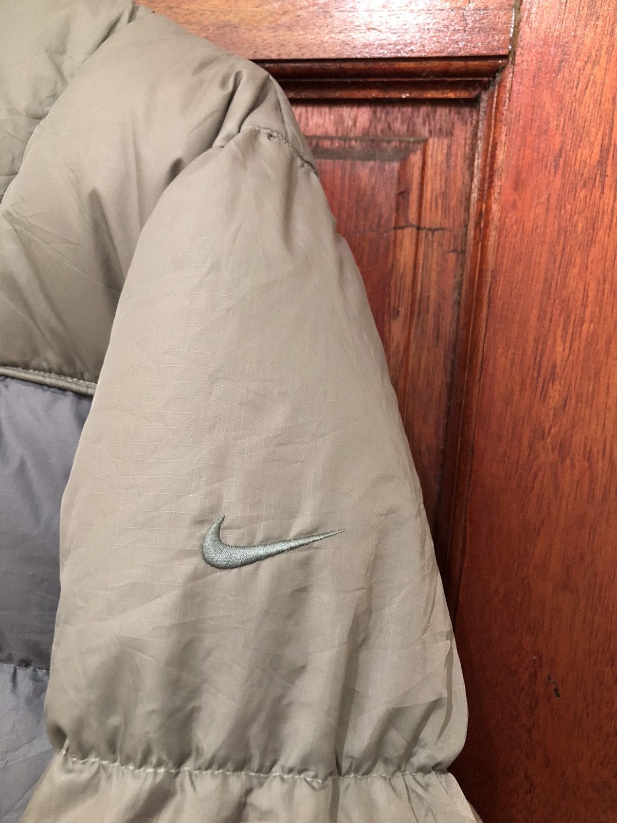 Nike Nike Embroidery Logo Puffer Jacket Two Tone Colour Size US L / EU 52-54 / 3 - 7 Thumbnail