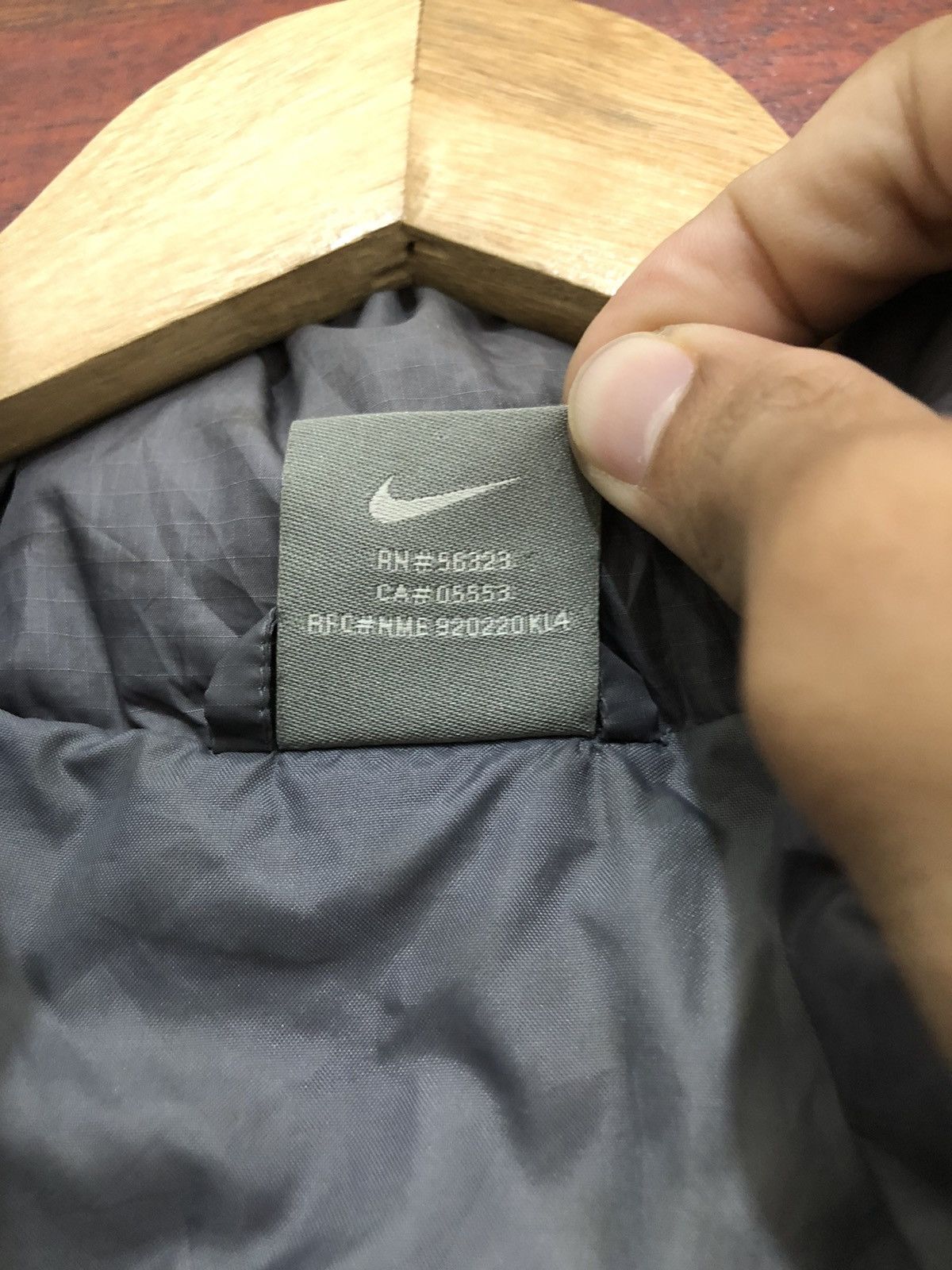 Nike Nike Embroidery Logo Puffer Jacket Two Tone Colour Size US L / EU 52-54 / 3 - 11 Thumbnail