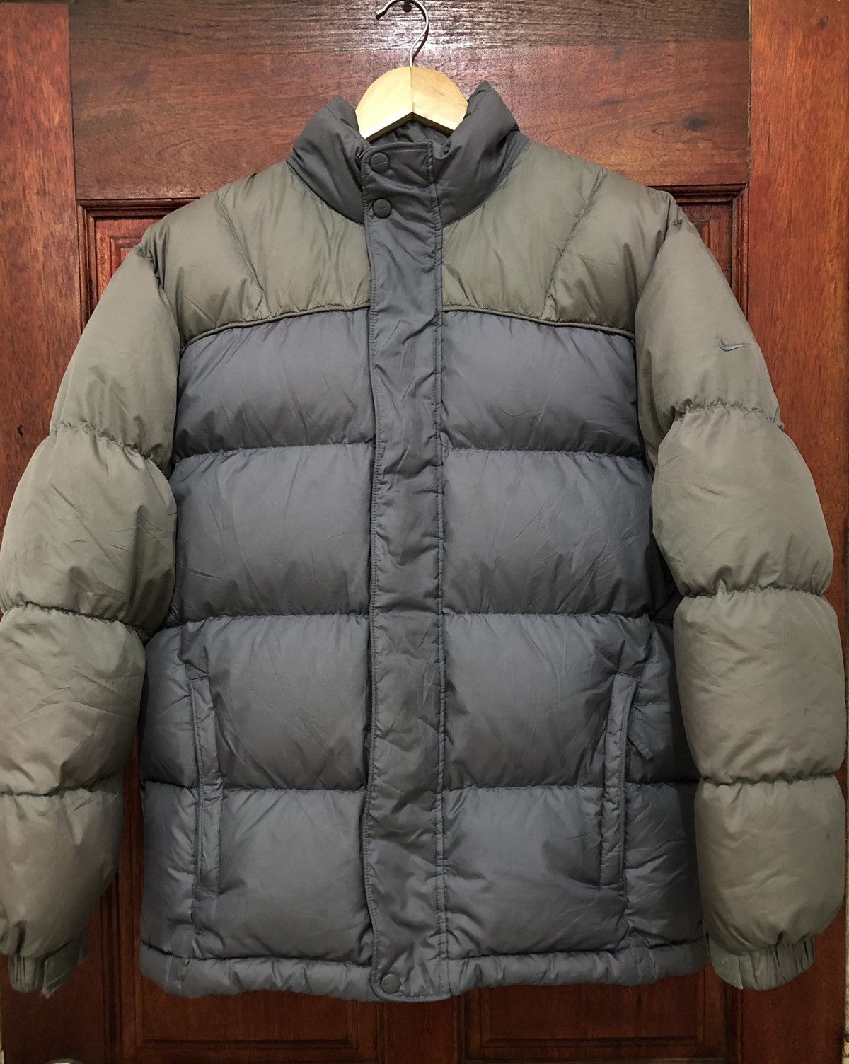 Nike Nike Embroidery Logo Puffer Jacket Two Tone Colour Size US L / EU 52-54 / 3 - 1 Thumbnail