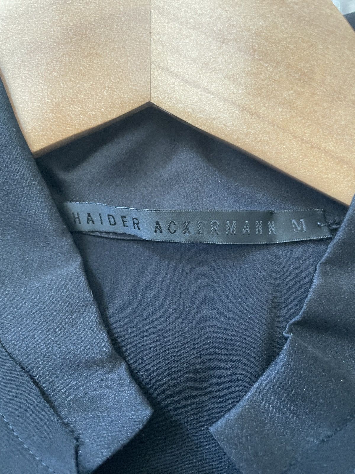 Haider Ackermann Concealed Button Short-Sleeve Silk Shirt Size US L / EU 52-54 / 3 - 7 Thumbnail